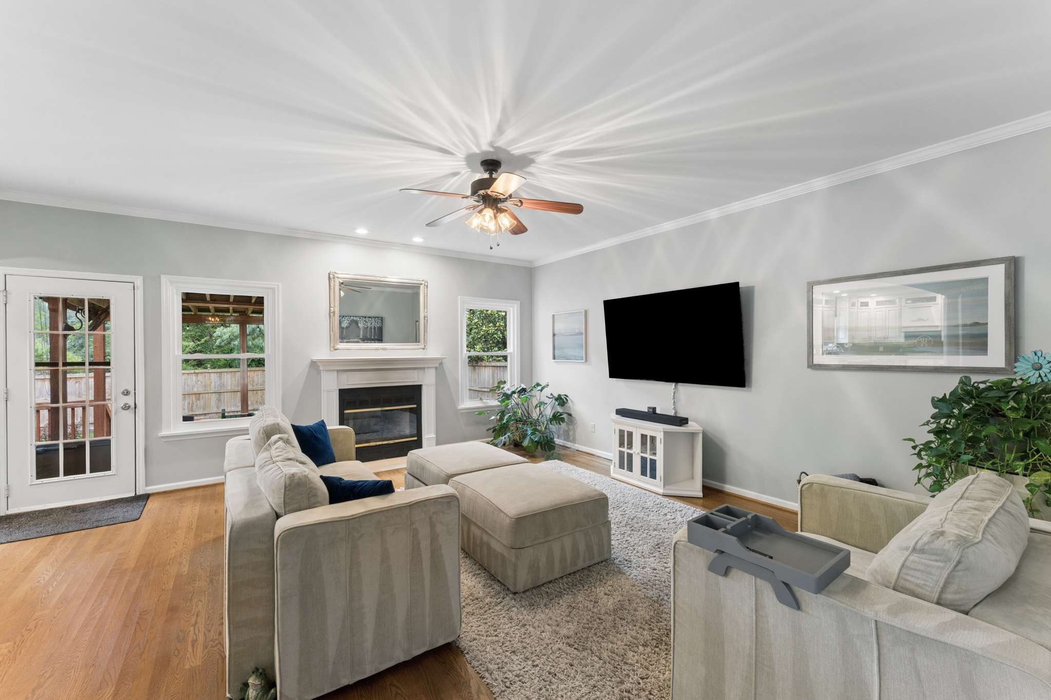 163 Clarendon Cir