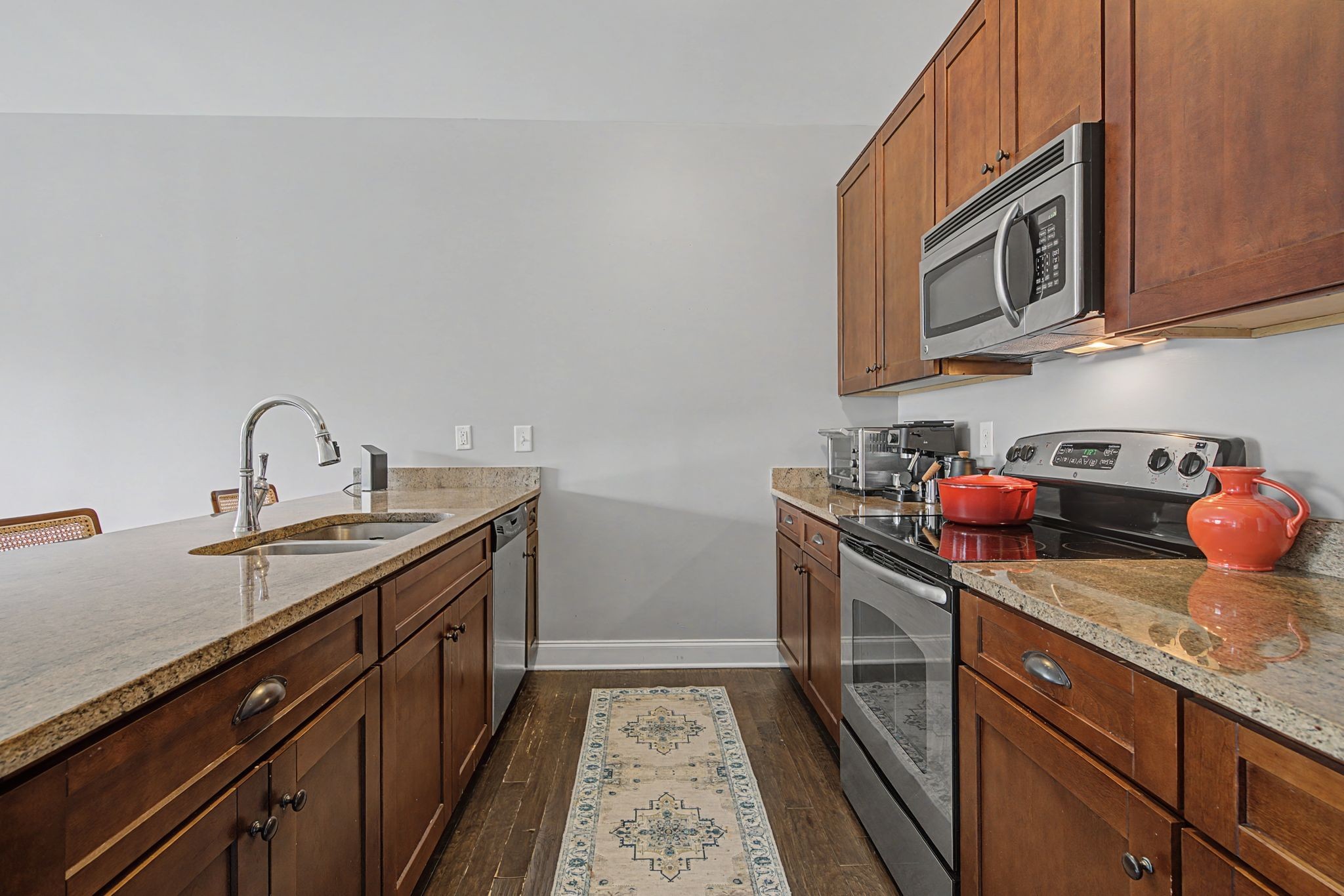 3128 Belwood St Unit: 204