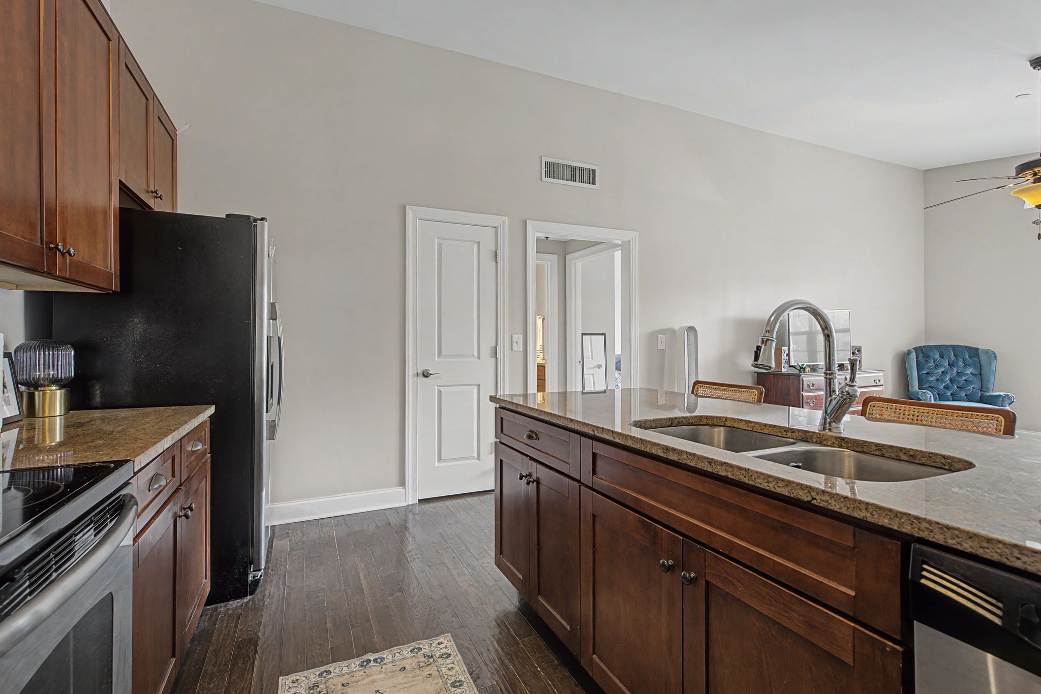 3128 Belwood St Unit: 204