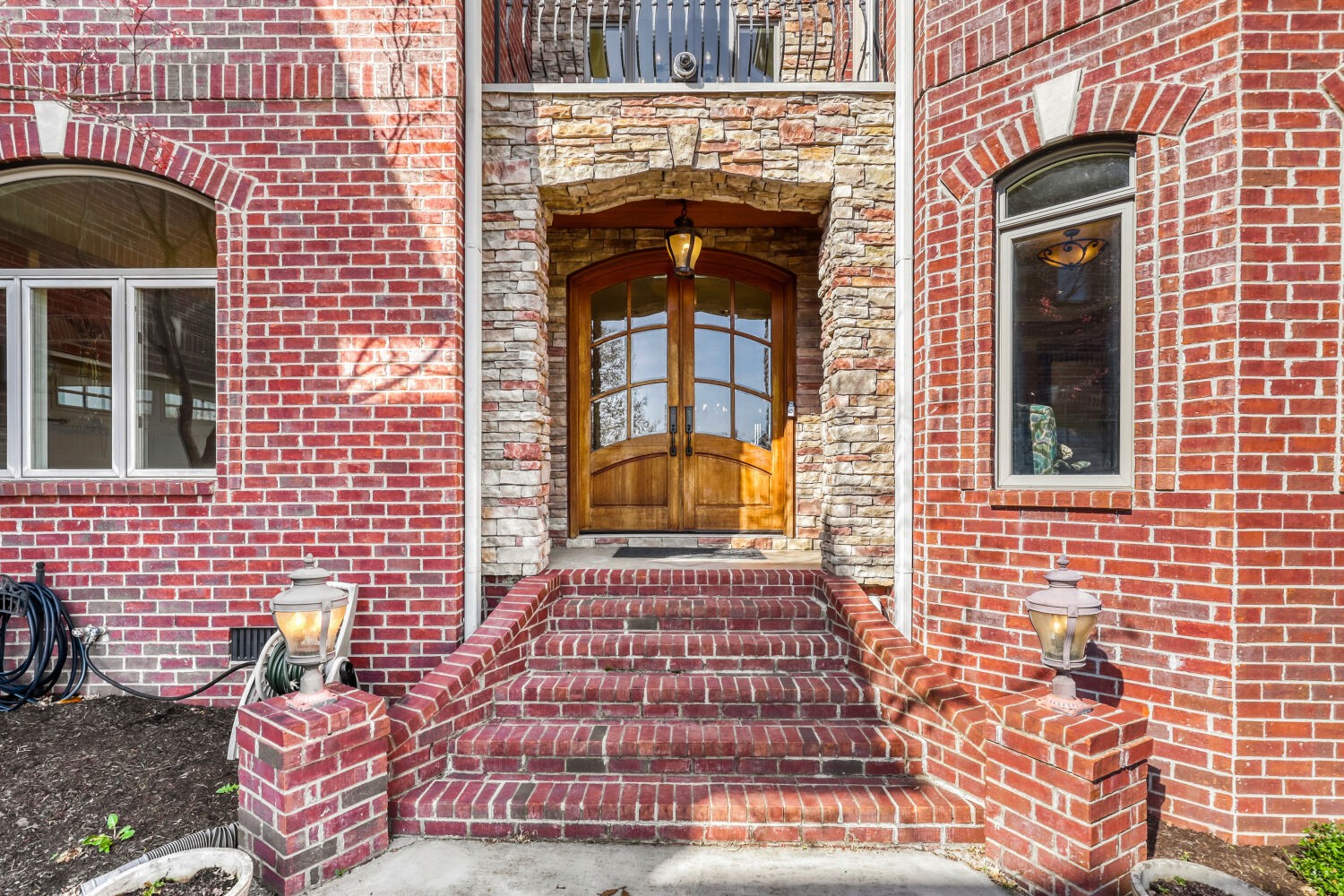 130 12 Stones Xing, W