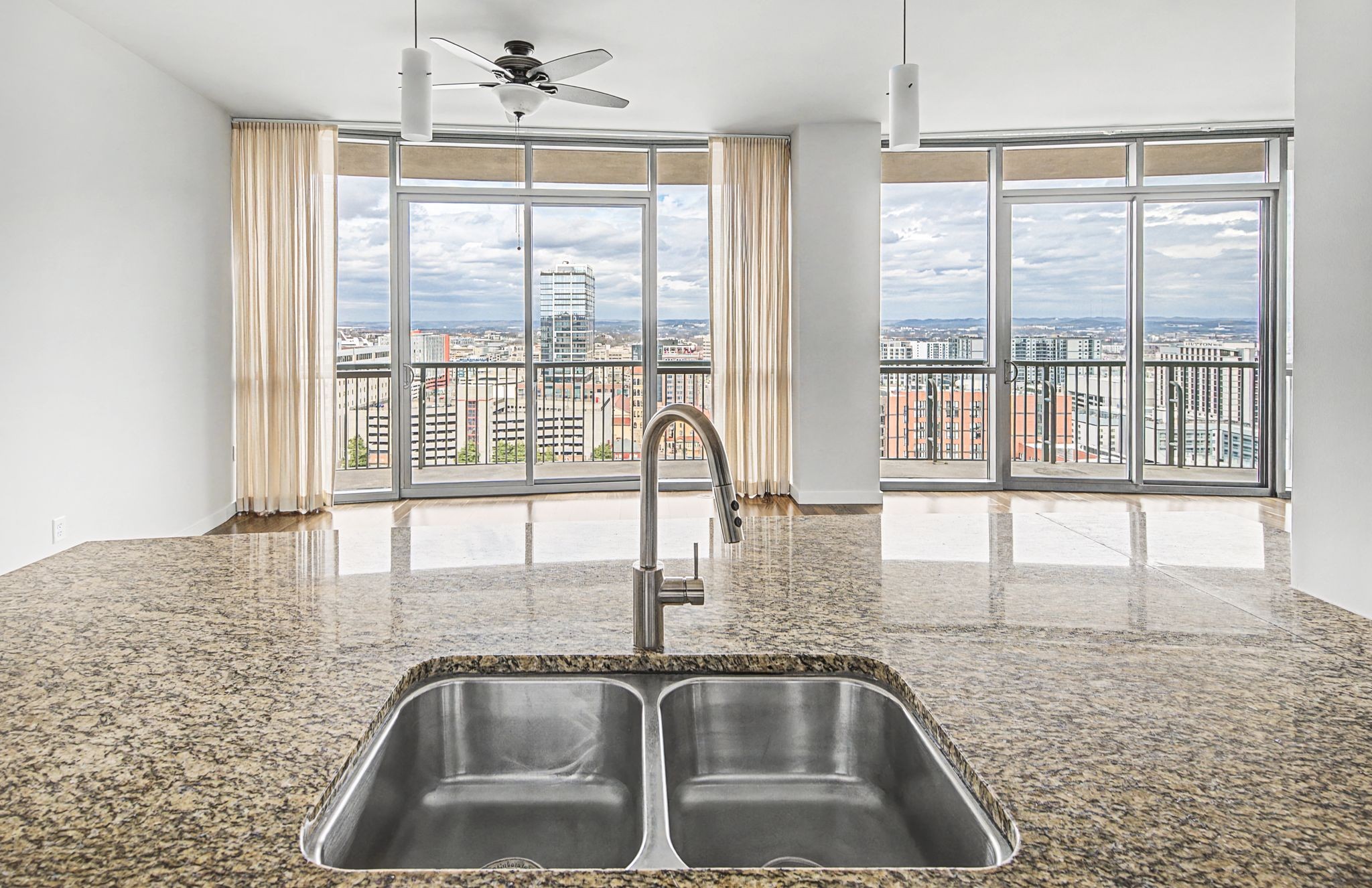 900 20th Ave, S Unit: 1615