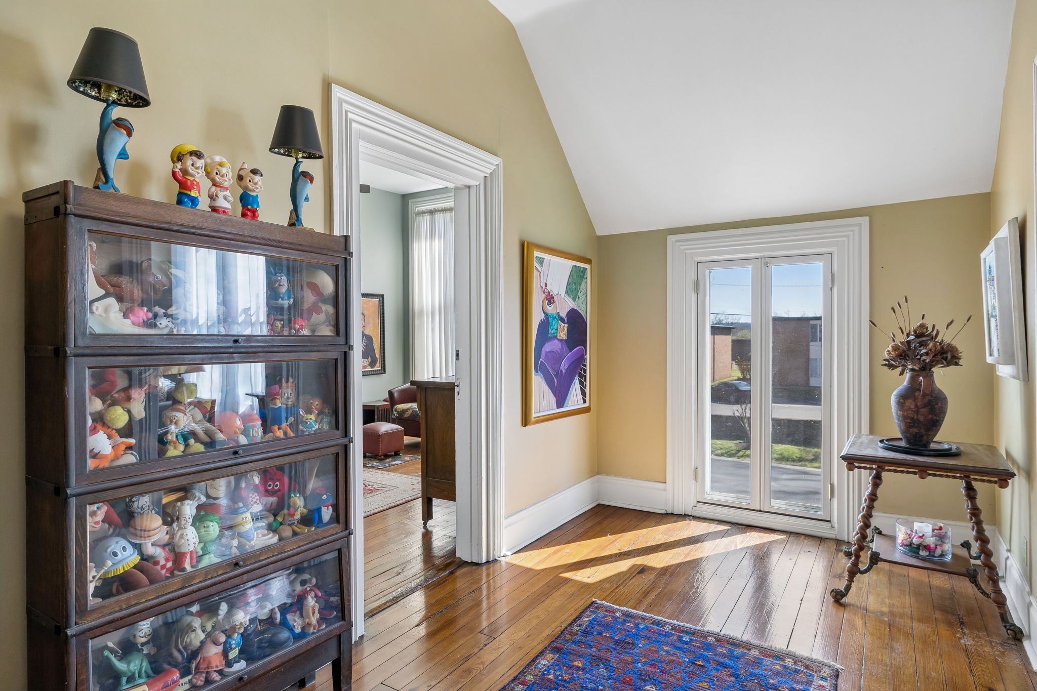 2500 Woodlawn Dr