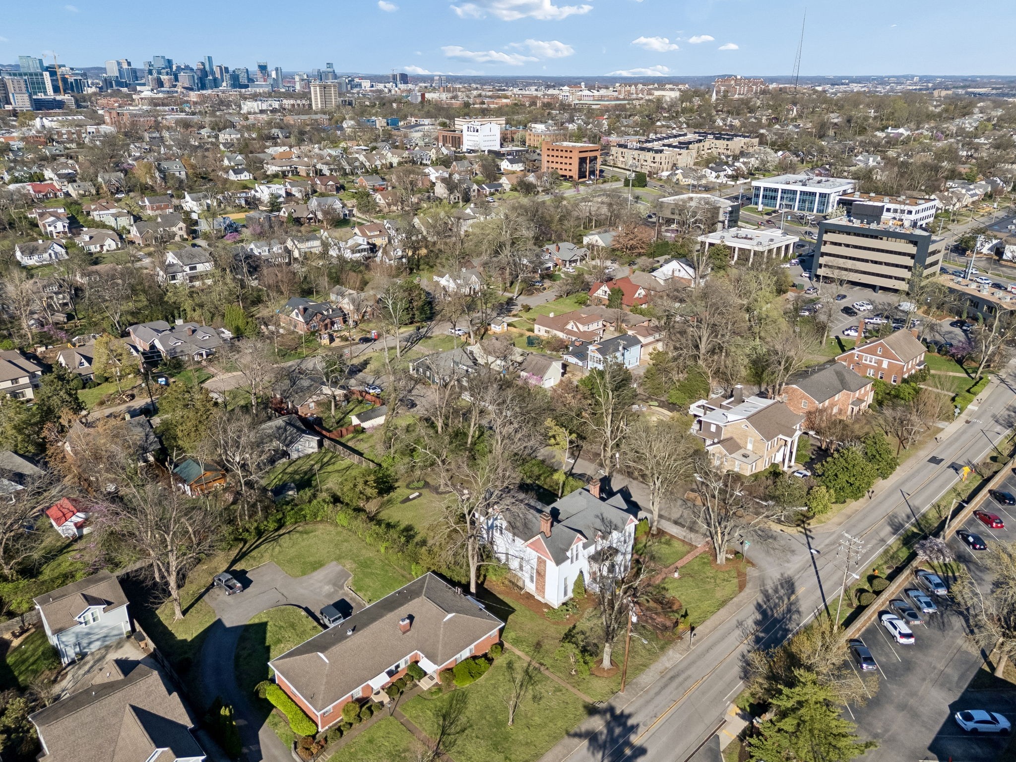 2500 Woodlawn Dr