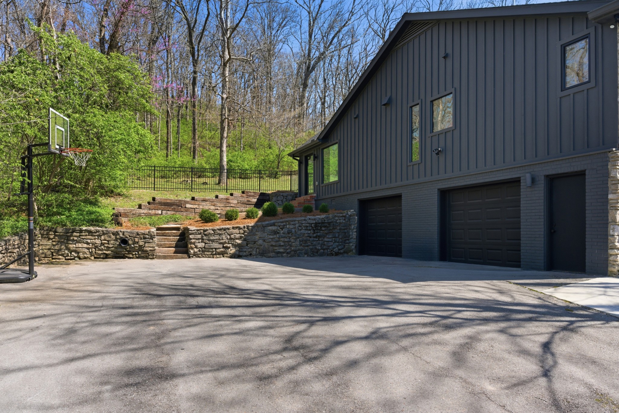 1805 Stonehaven Ct