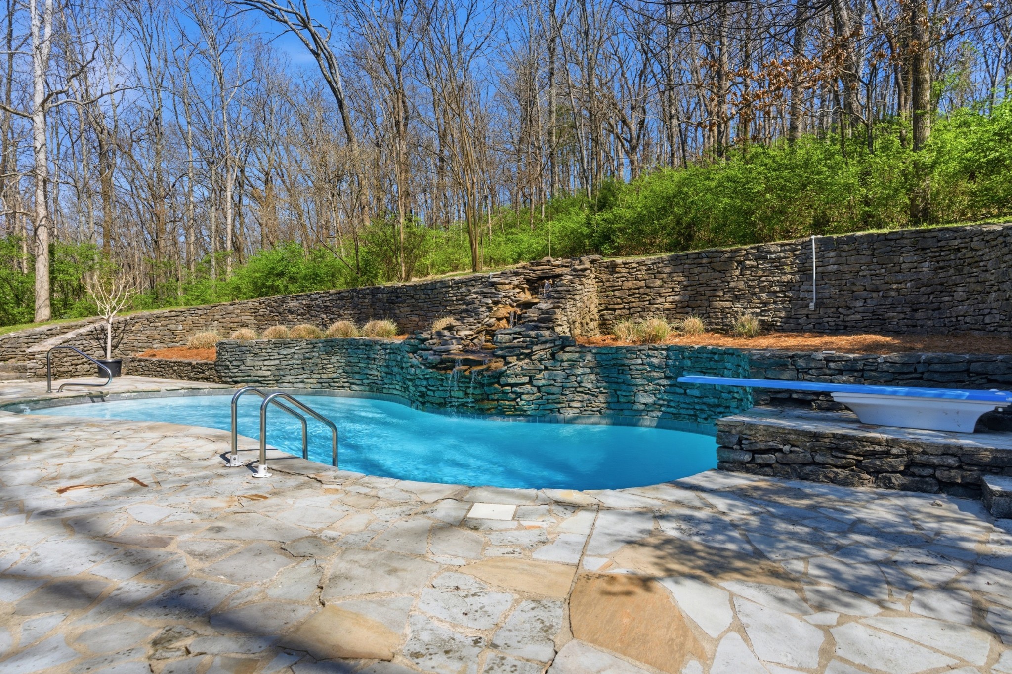 1805 Stonehaven Ct