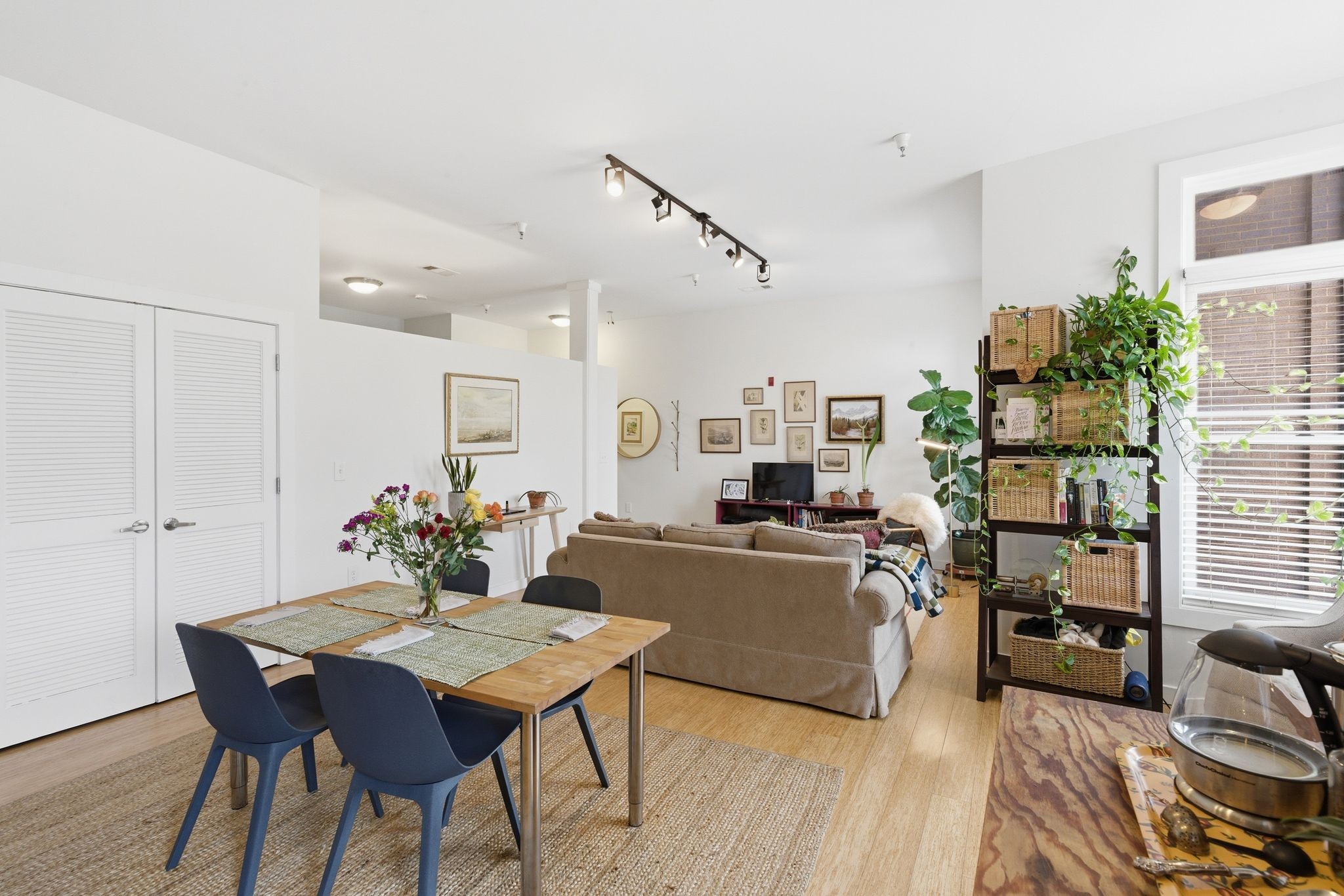 1706 18th Ave, S Unit: 205