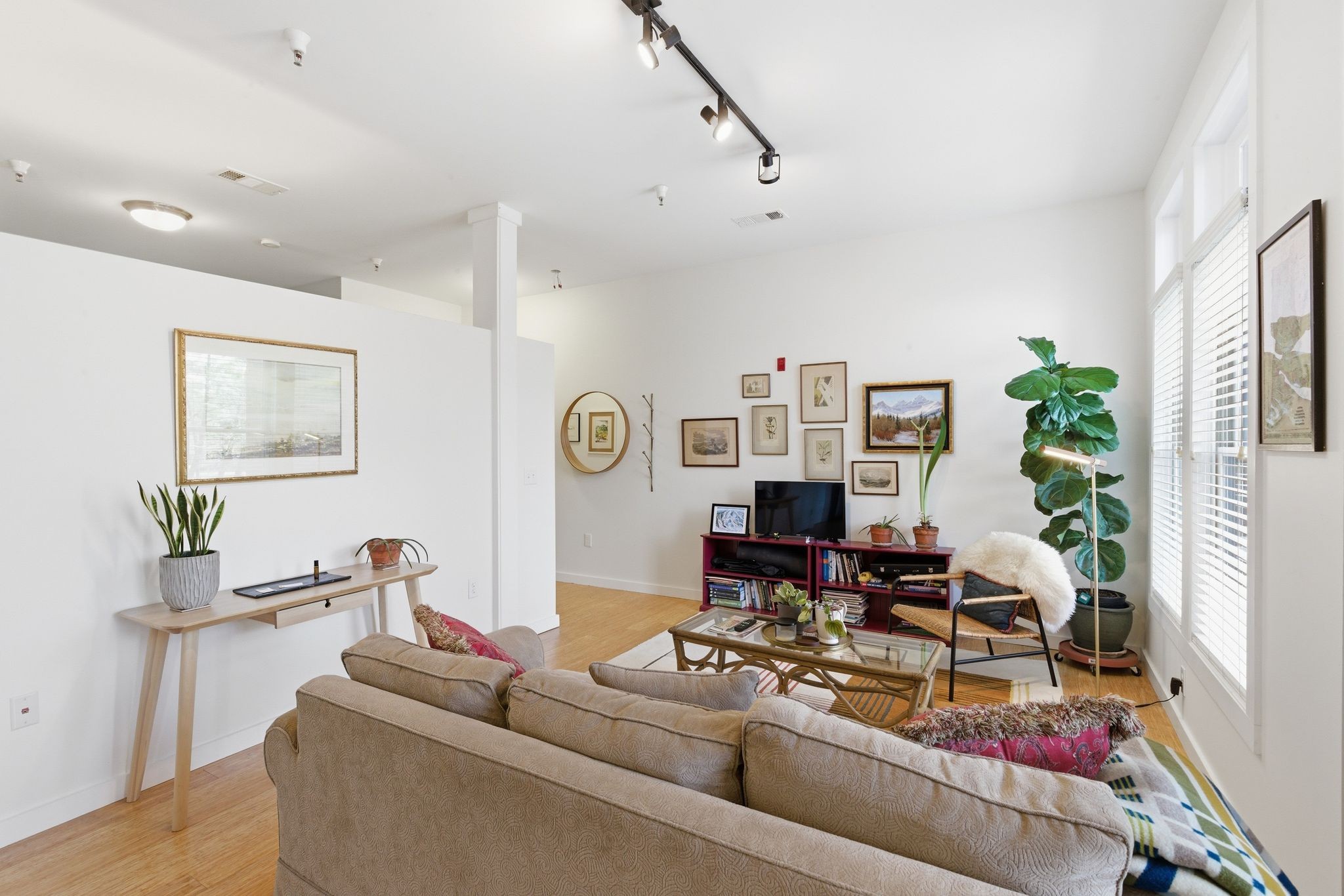 1706 18th Ave, S Unit: 205