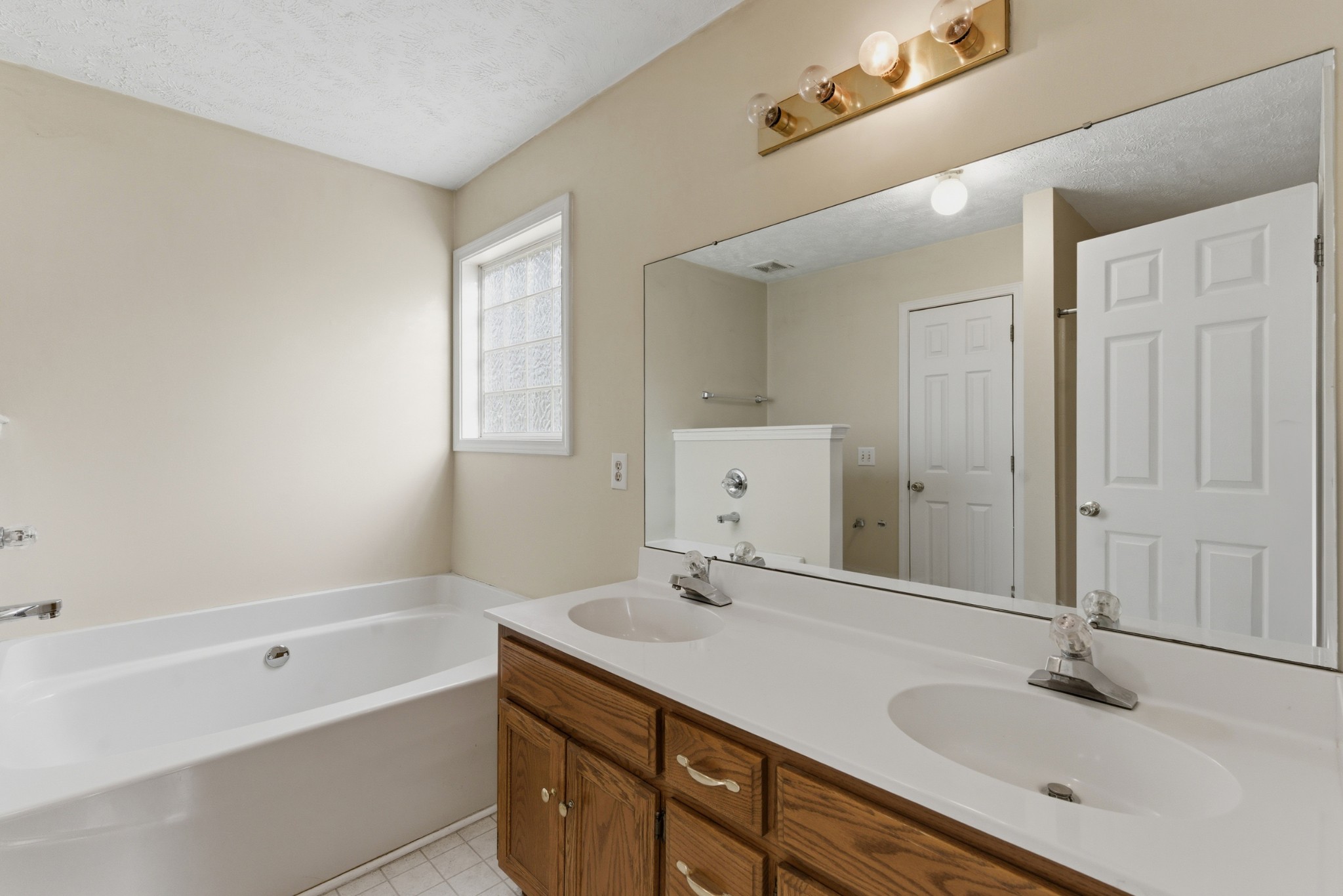 1516 Quantum Ct