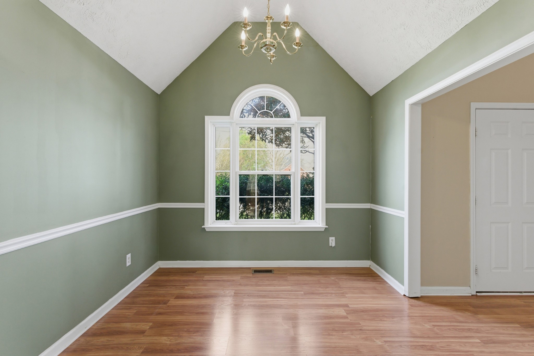 1516 Quantum Ct