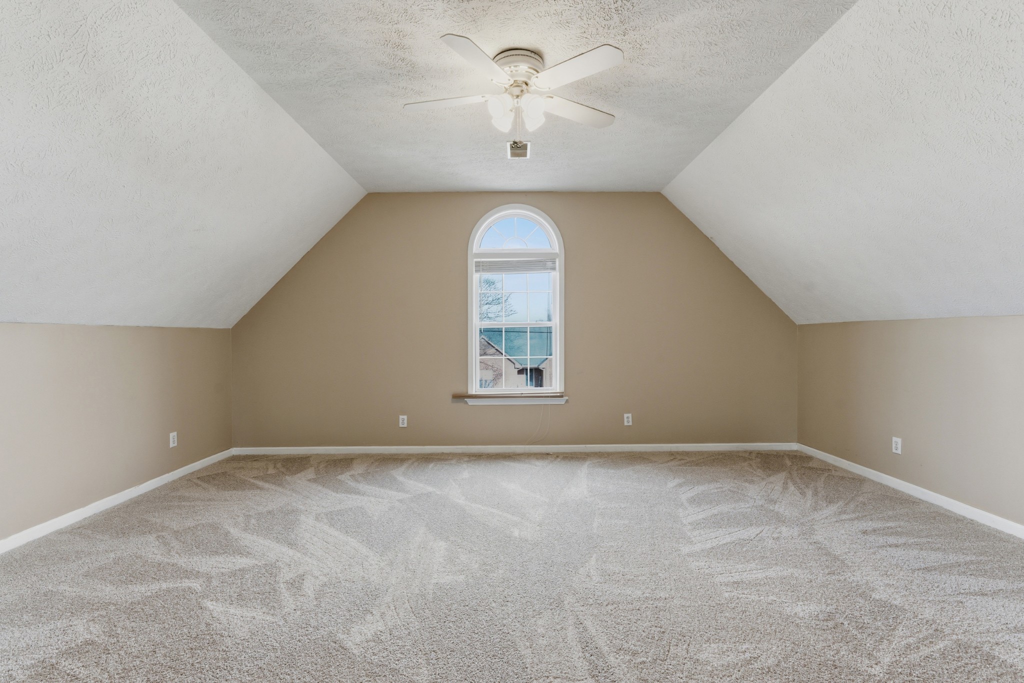 1516 Quantum Ct