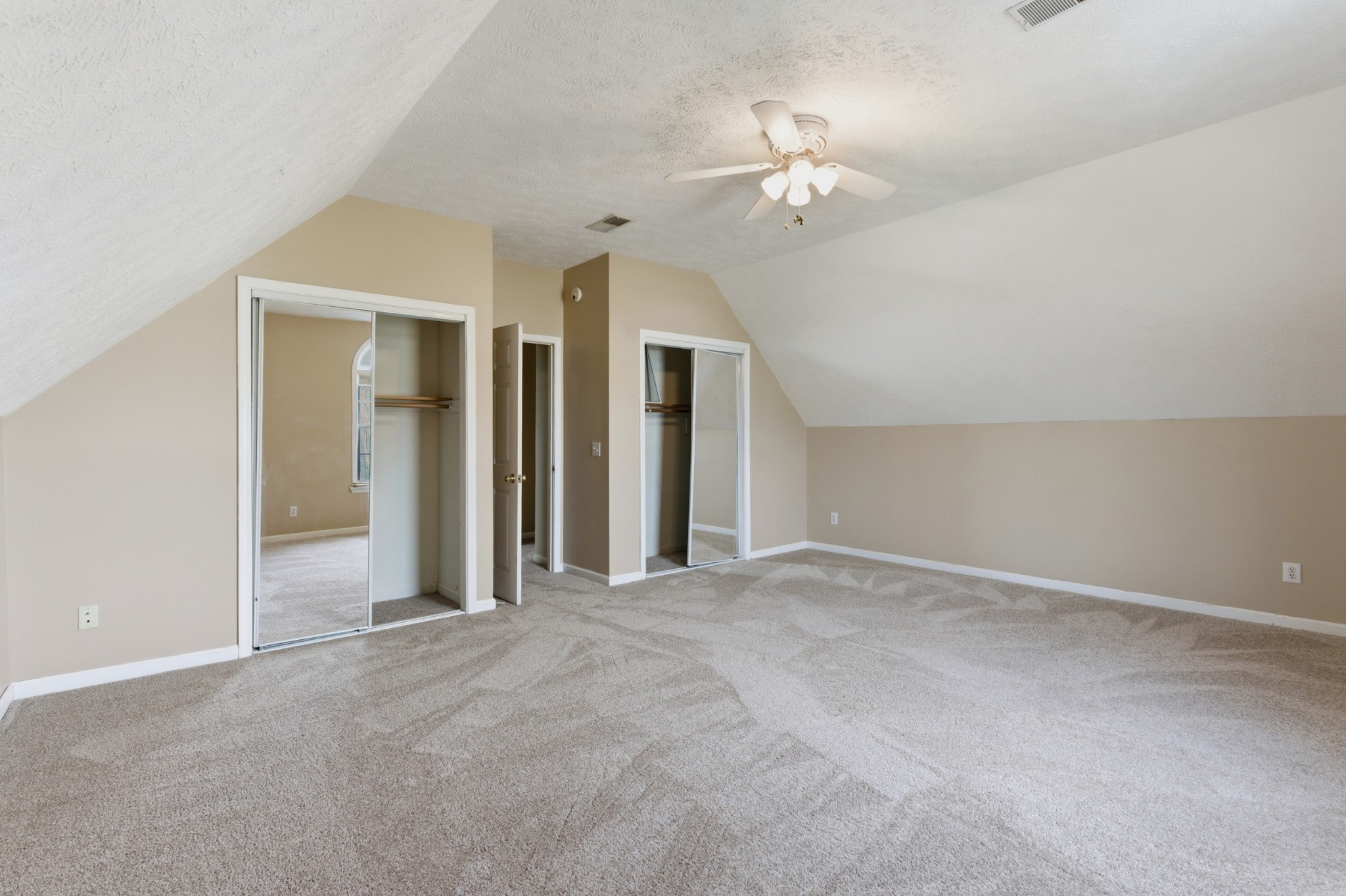 1516 Quantum Ct