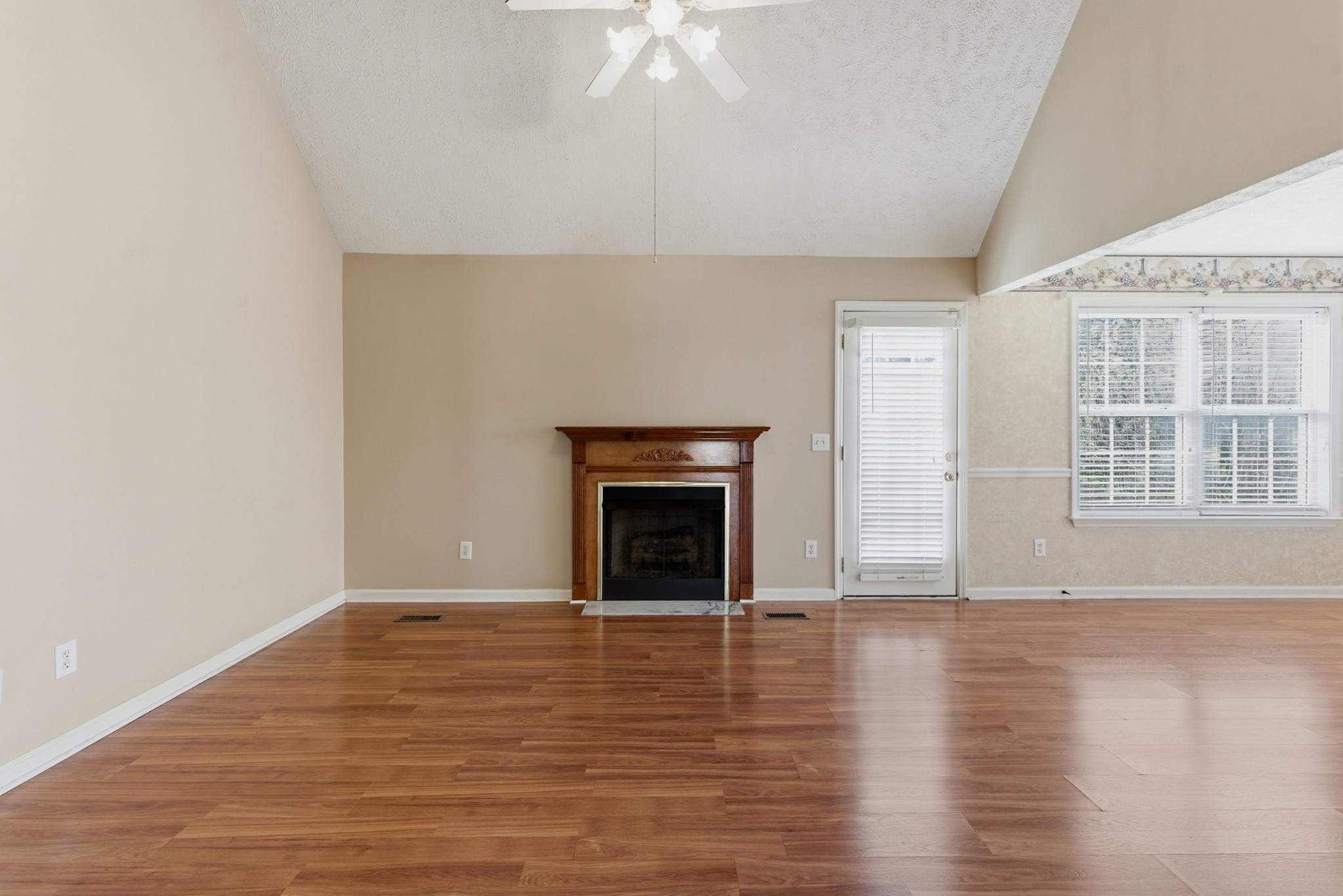1516 Quantum Ct