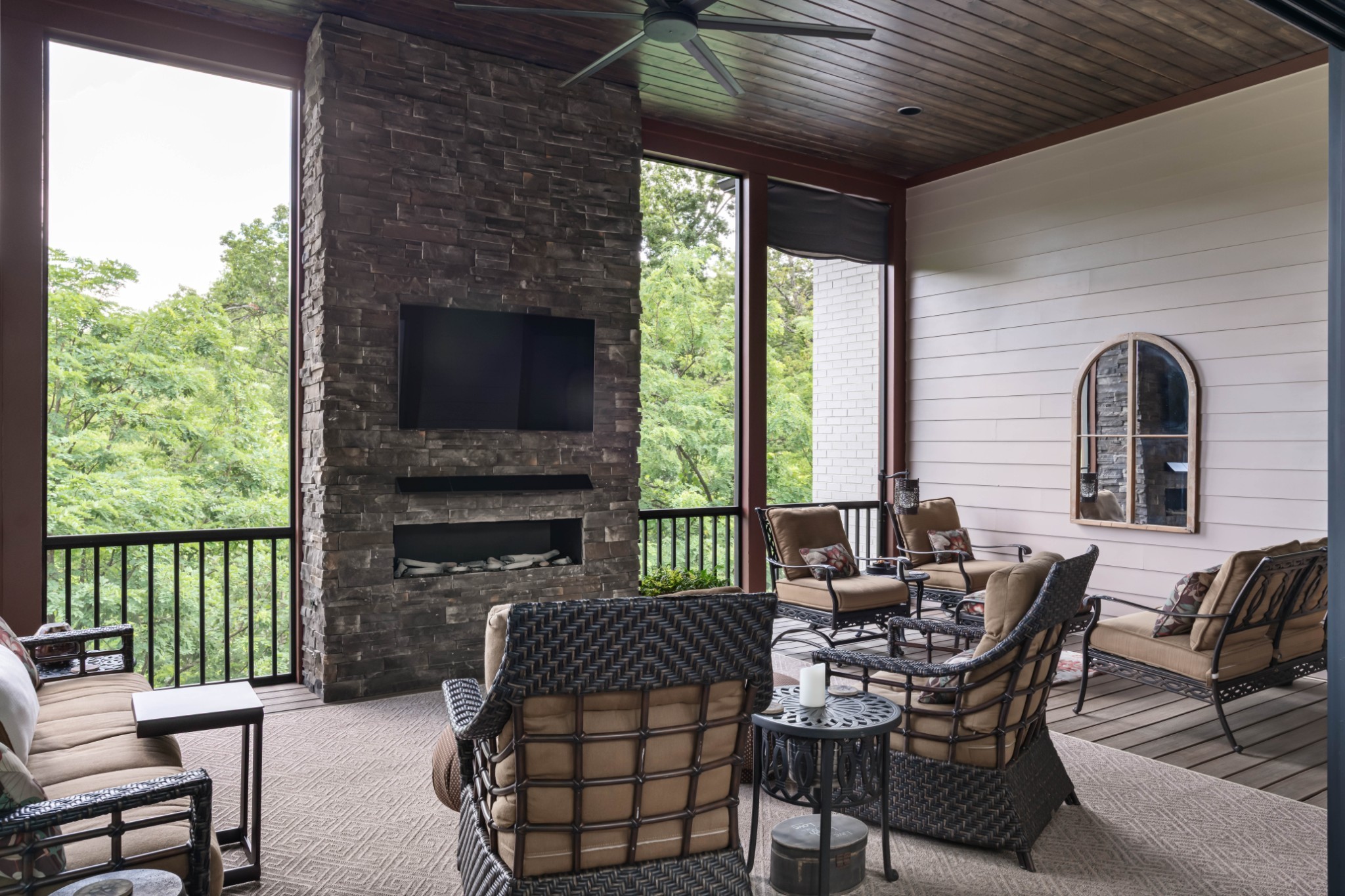 5820 Woodland Hills Dr