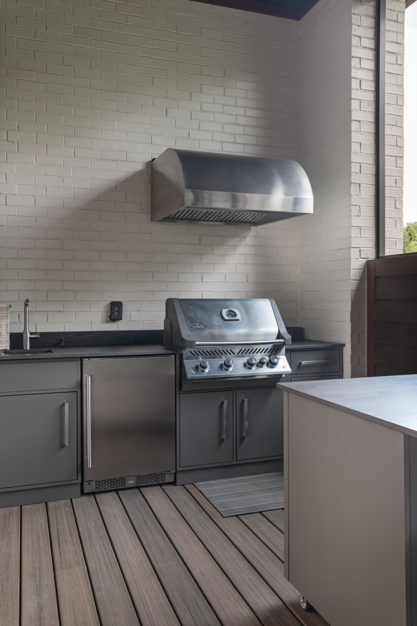 5820 Woodland Hills Dr