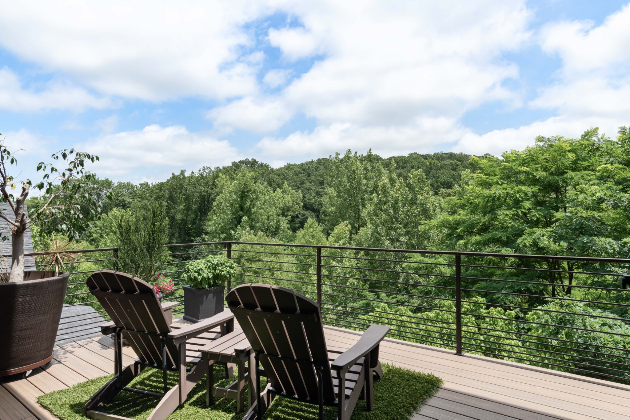 5820 Woodland Hills Dr