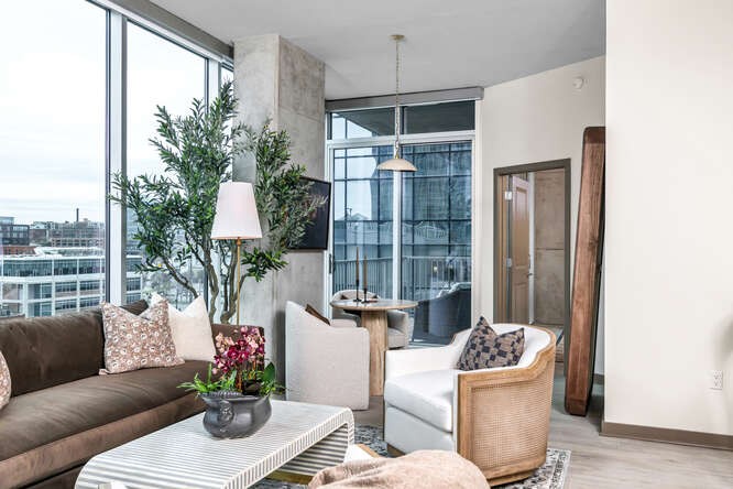 301 Demonbreun St Unit: 814