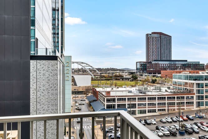 301 Demonbreun St Unit: 814