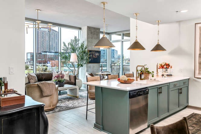 301 Demonbreun St Unit: 814