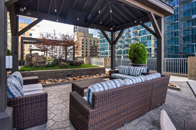 301 Demonbreun St Unit: 814