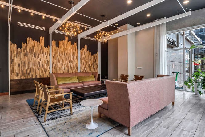 301 Demonbreun St Unit: 814