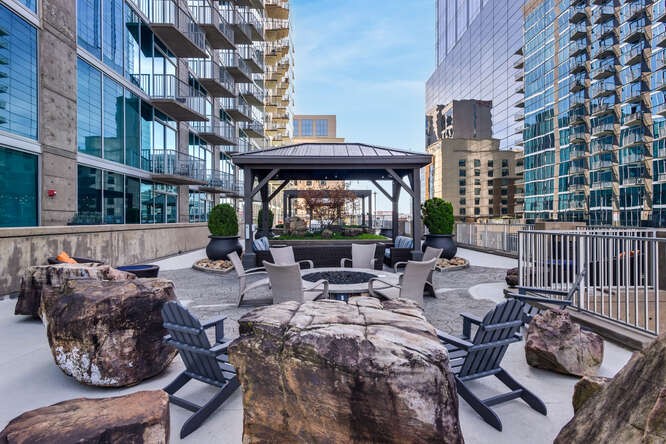 301 Demonbreun St Unit: 814