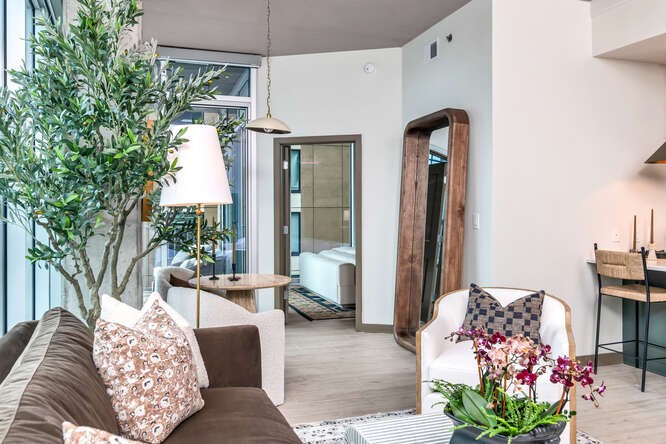 301 Demonbreun St Unit: 814