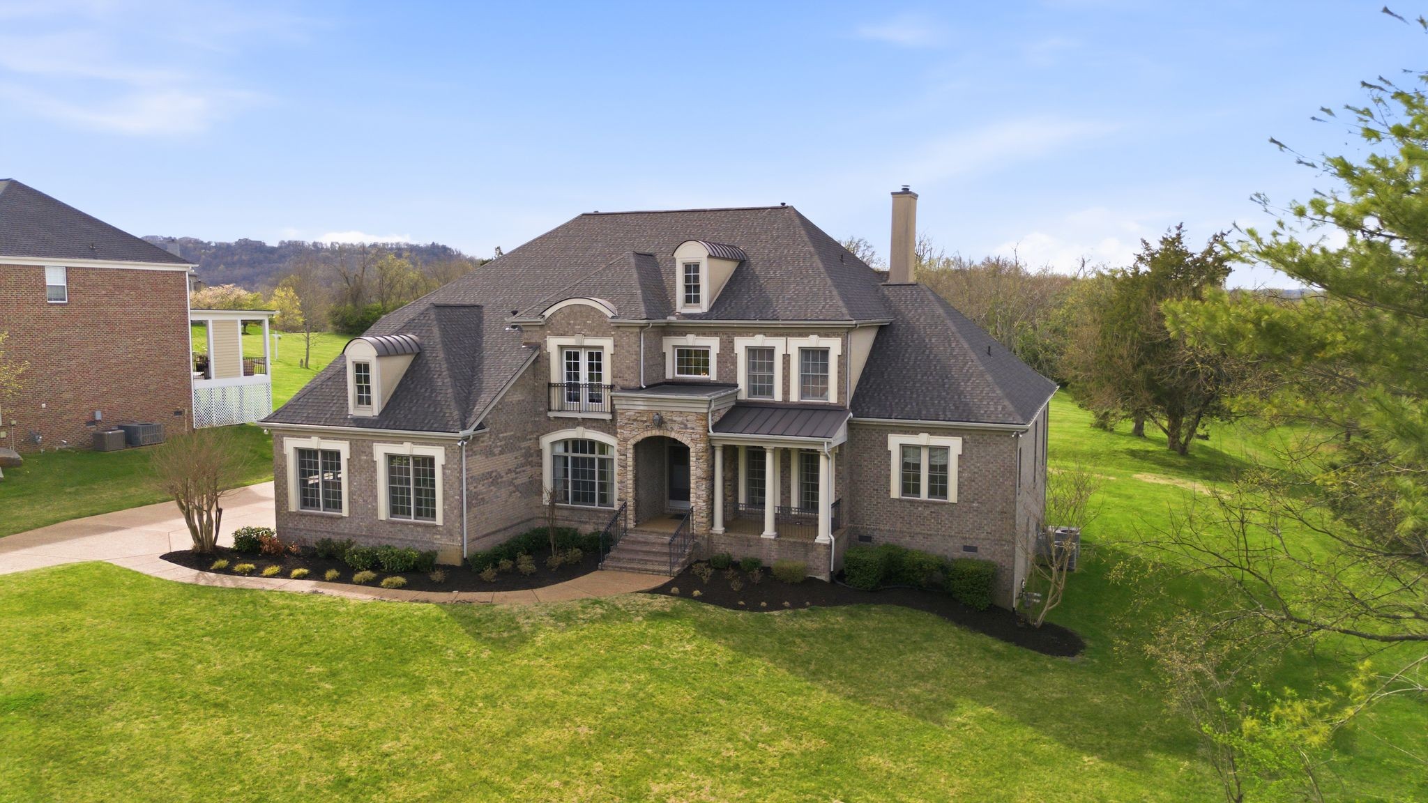1811 Charity Dr