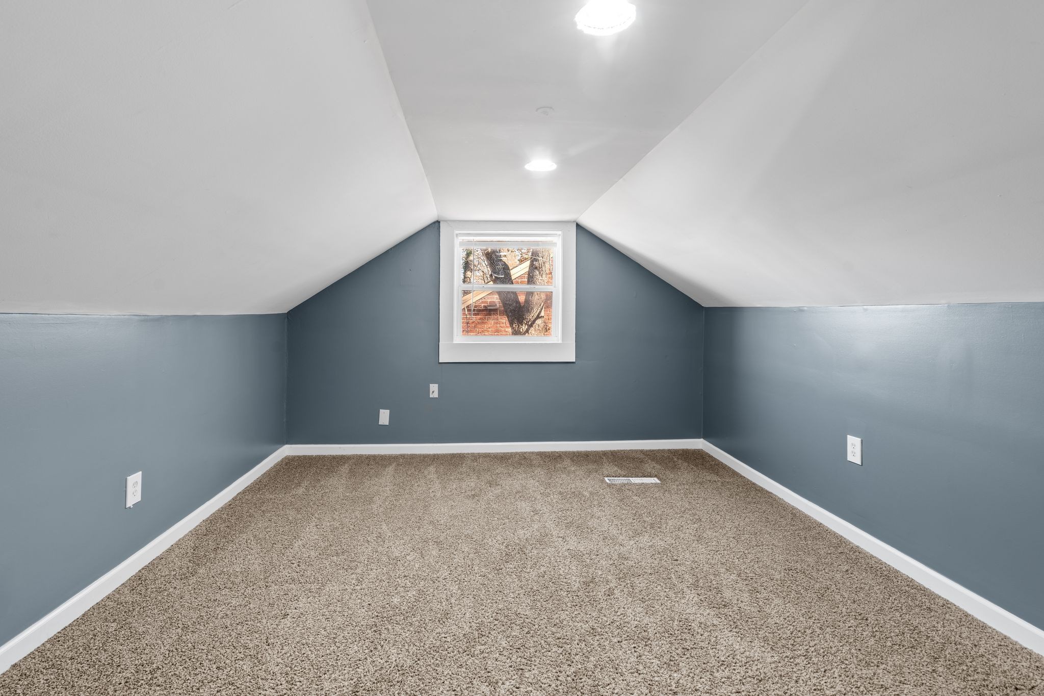 3319 Orleans Dr