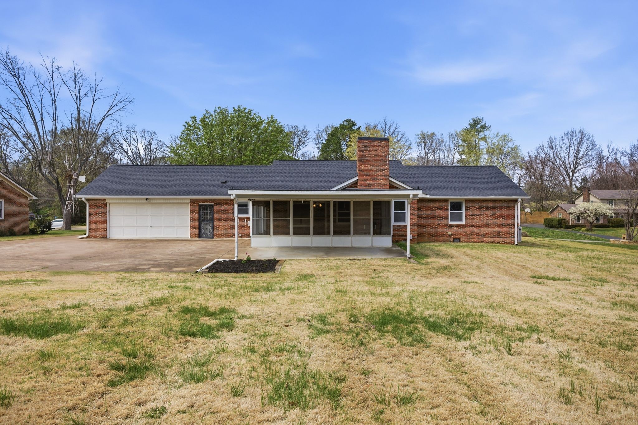 1403 Timberwood Dr