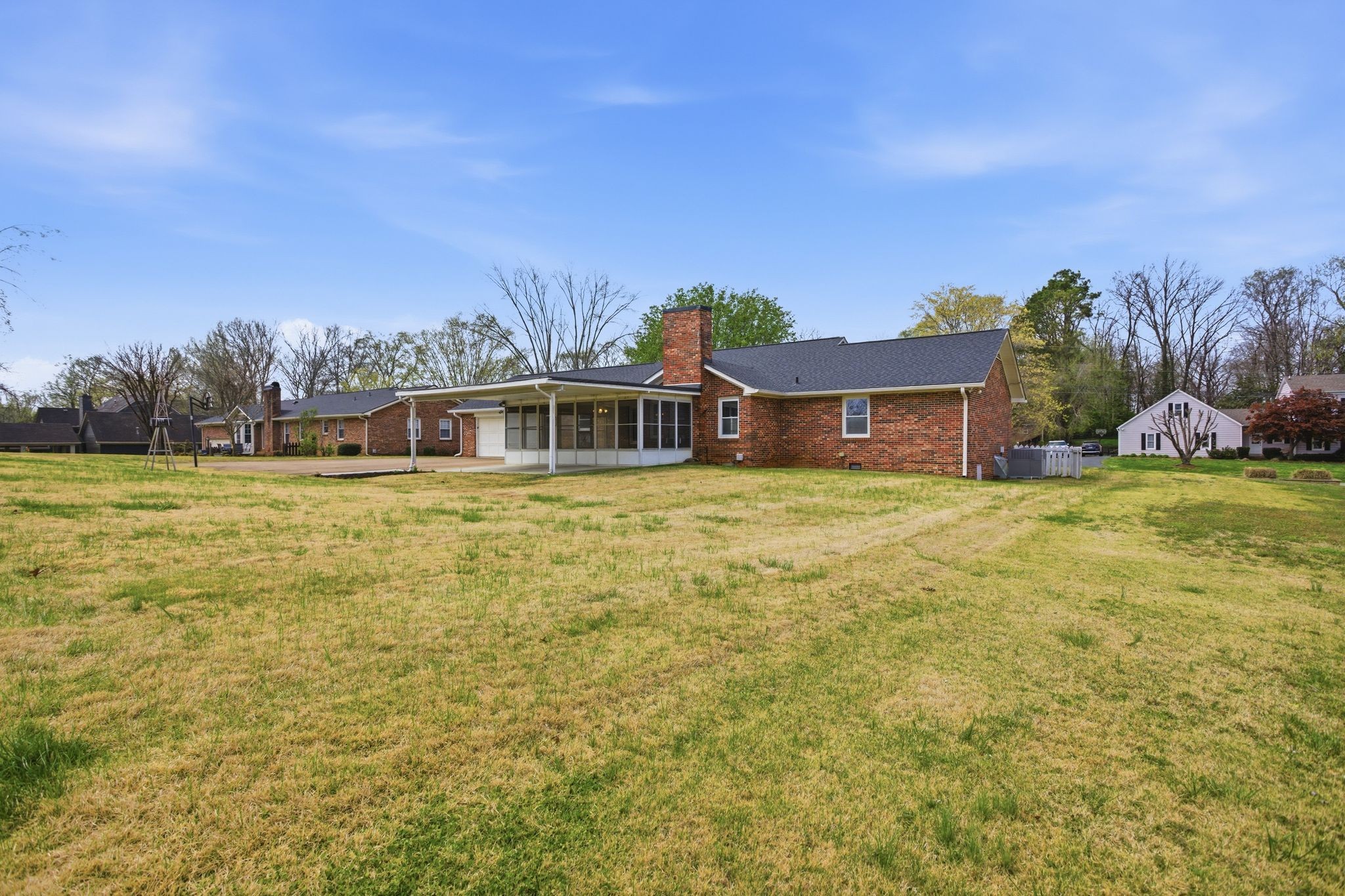 1403 Timberwood Dr