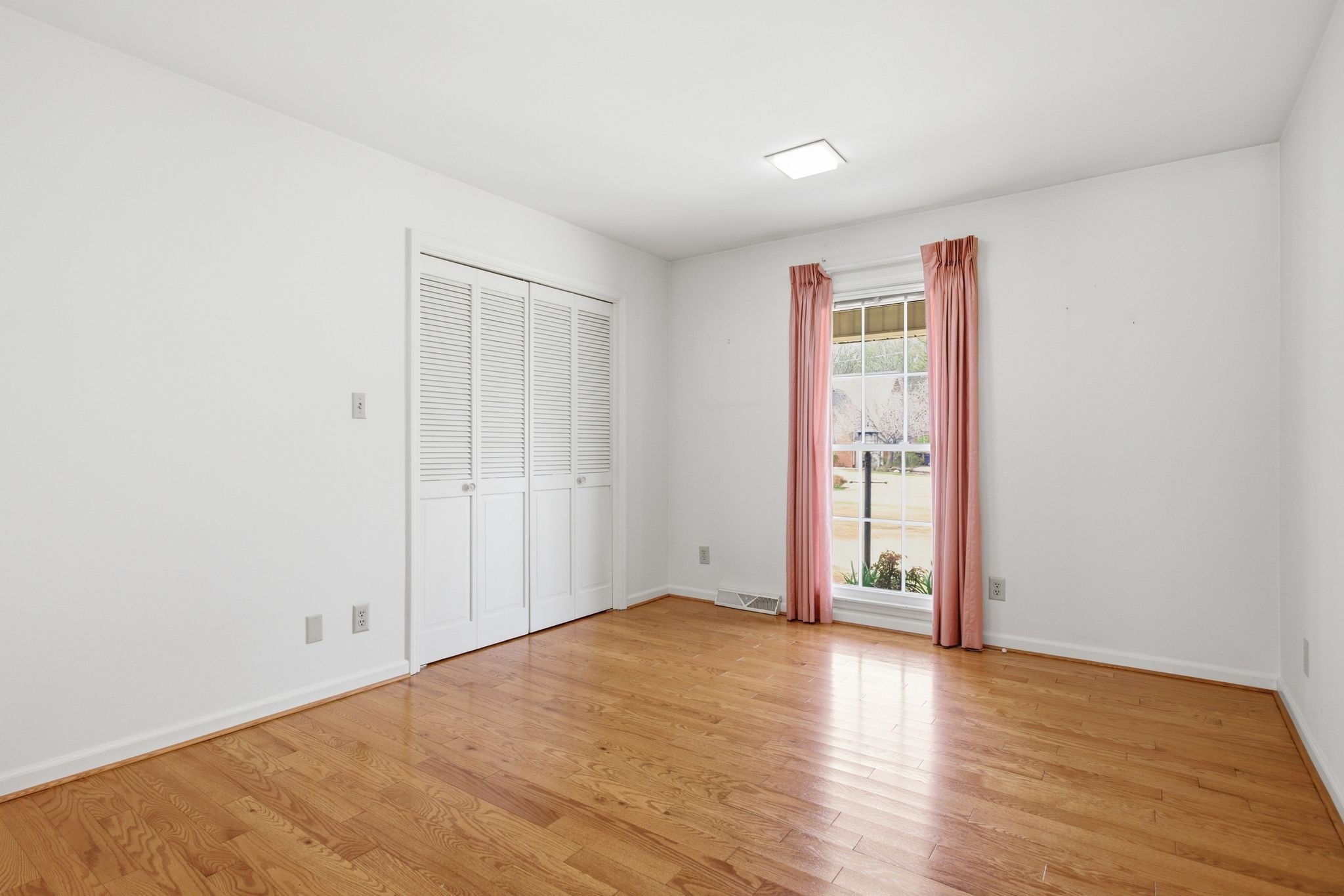 1403 Timberwood Dr
