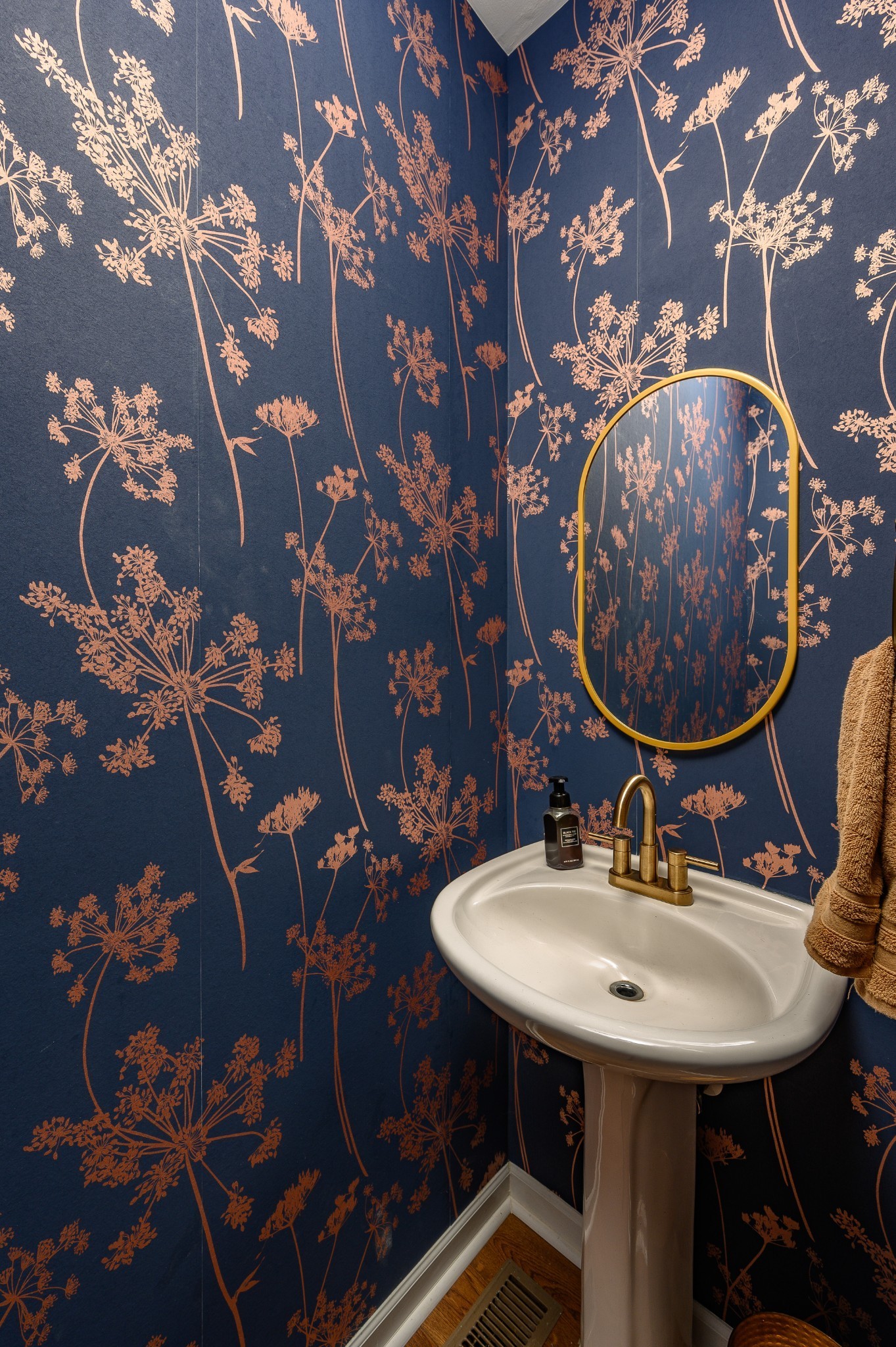 212 Sterling Oaks Pl