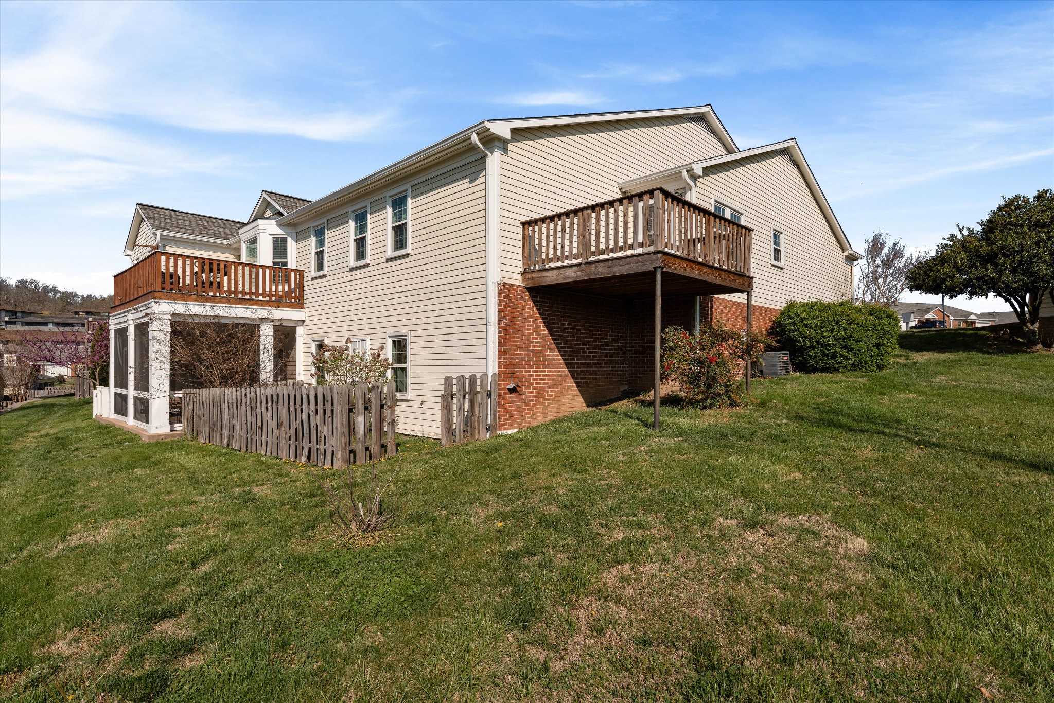 717 Mount Carmel Pl