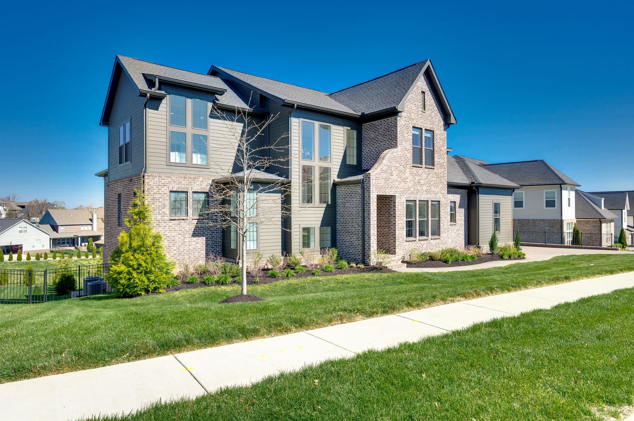 1008 Lawson Ln