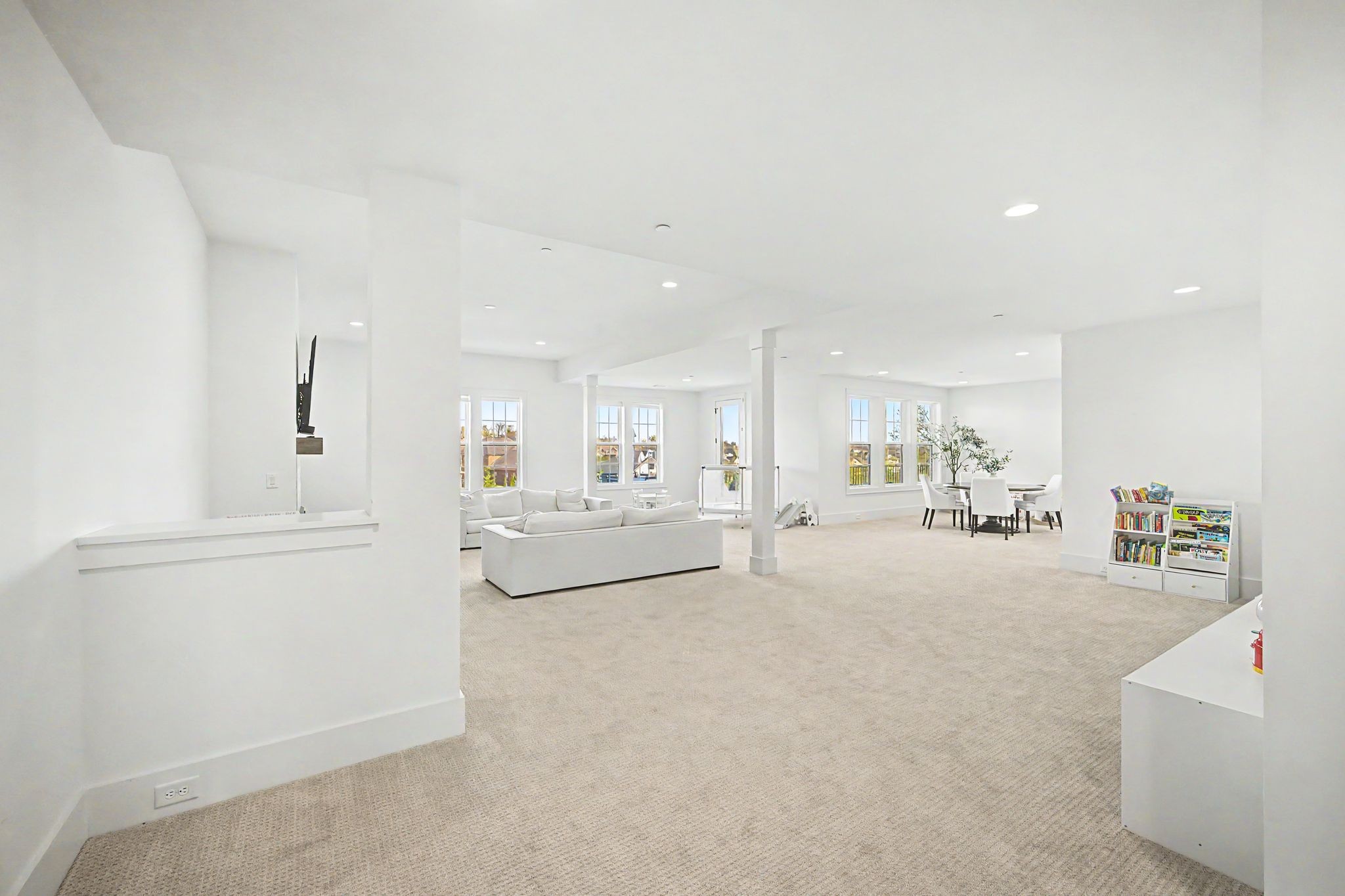 1008 Lawson Ln
