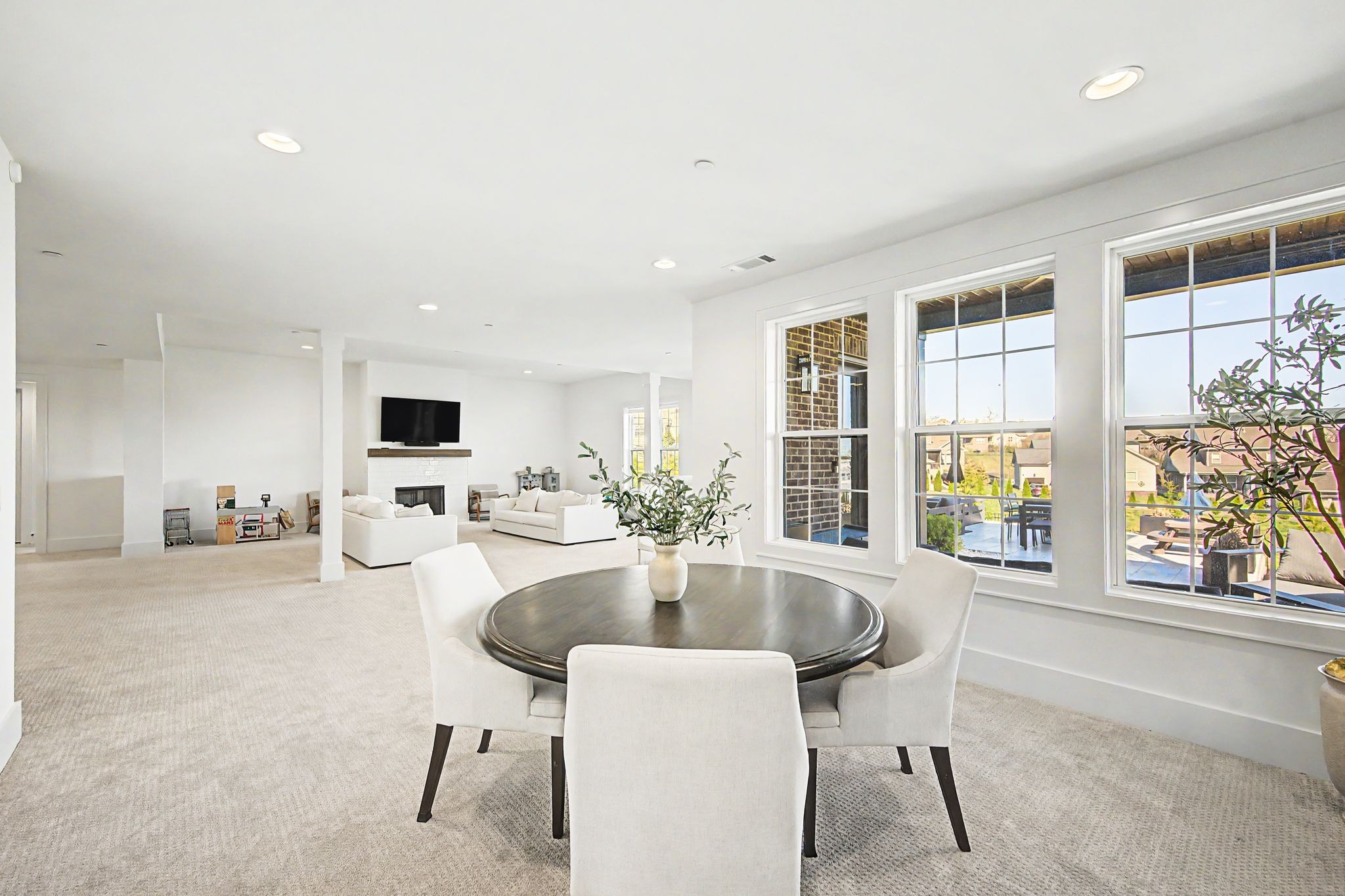 1008 Lawson Ln