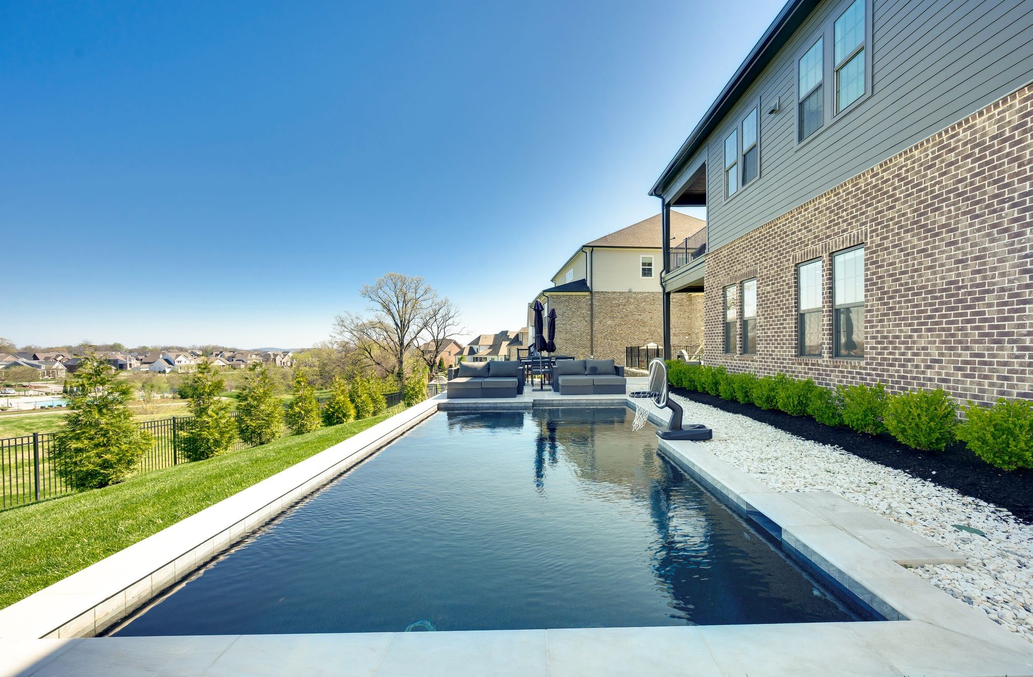 1008 Lawson Ln
