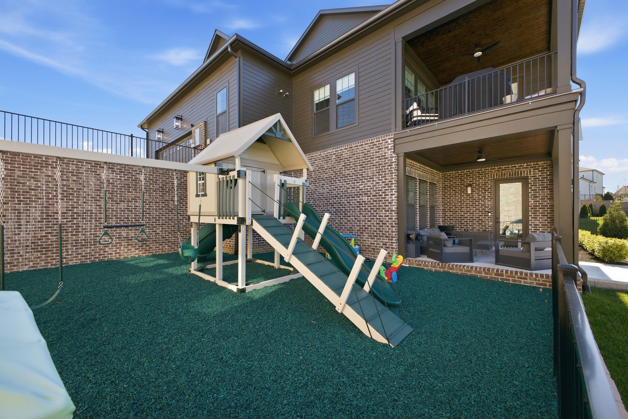 1008 Lawson Ln