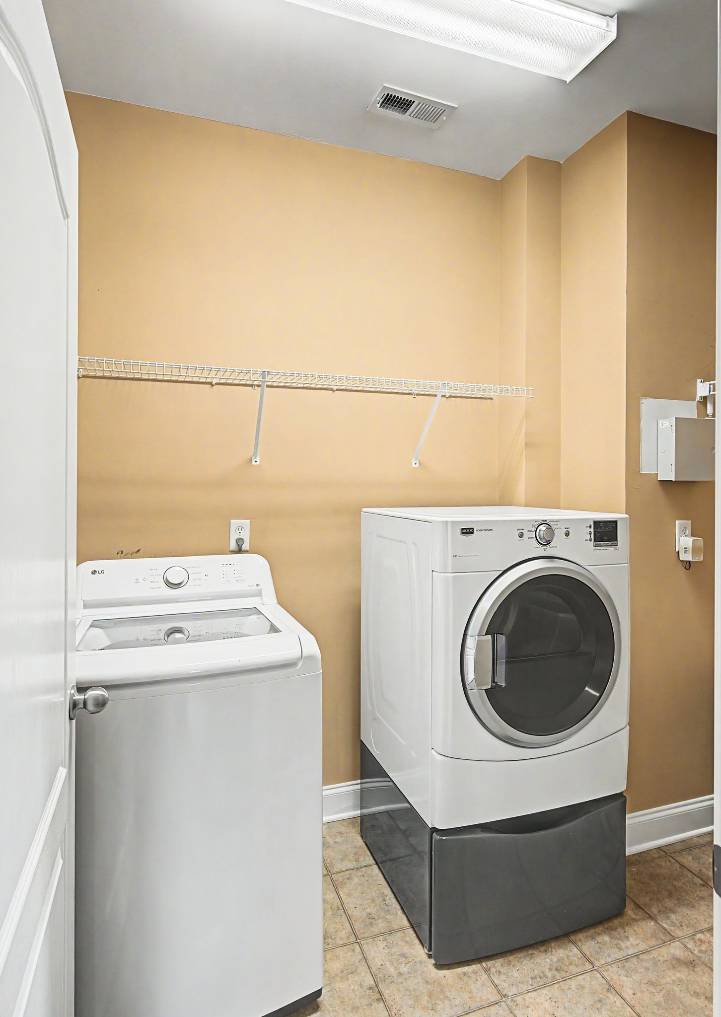 1509 Bending River Dr