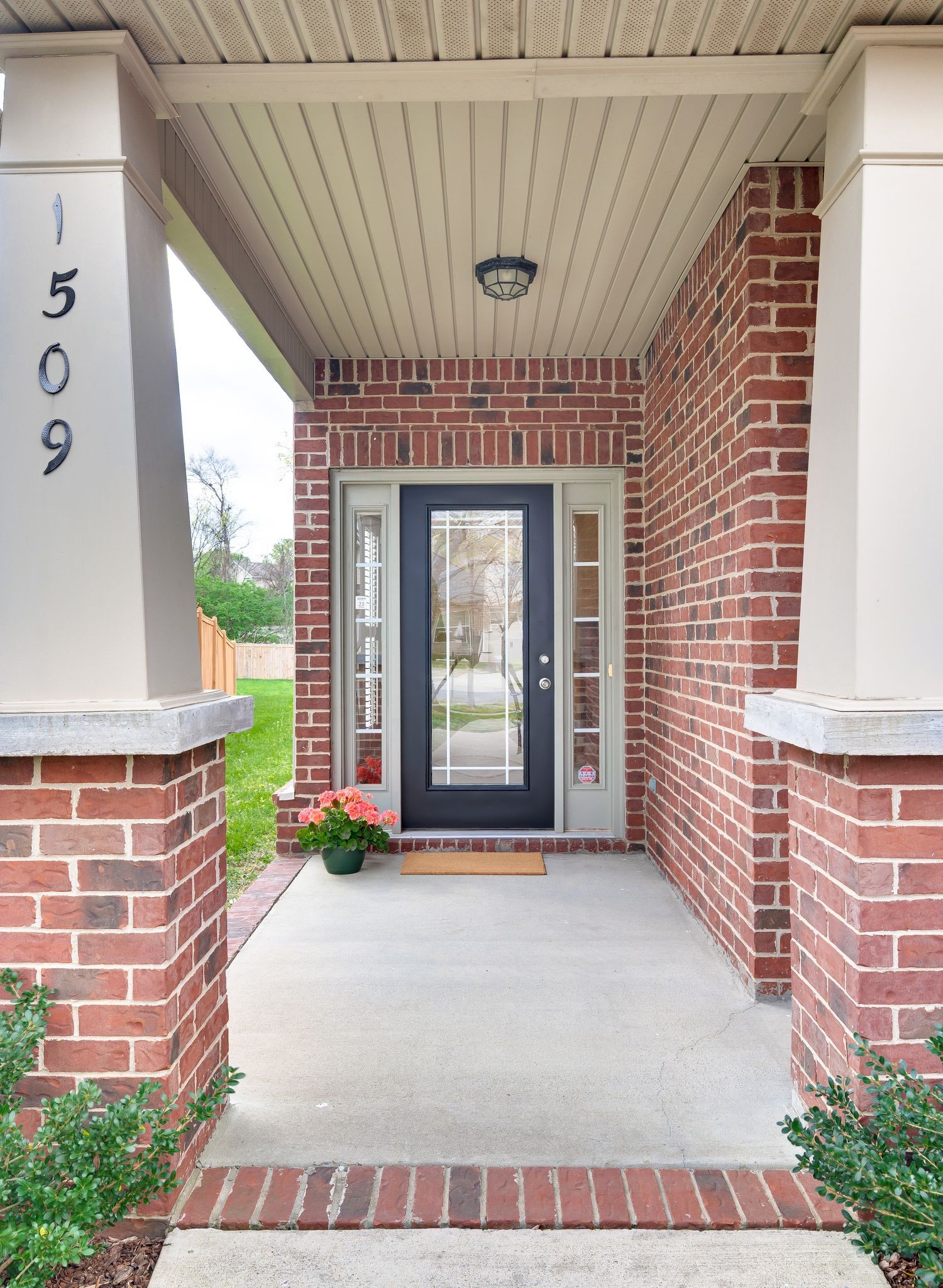 1509 Bending River Dr