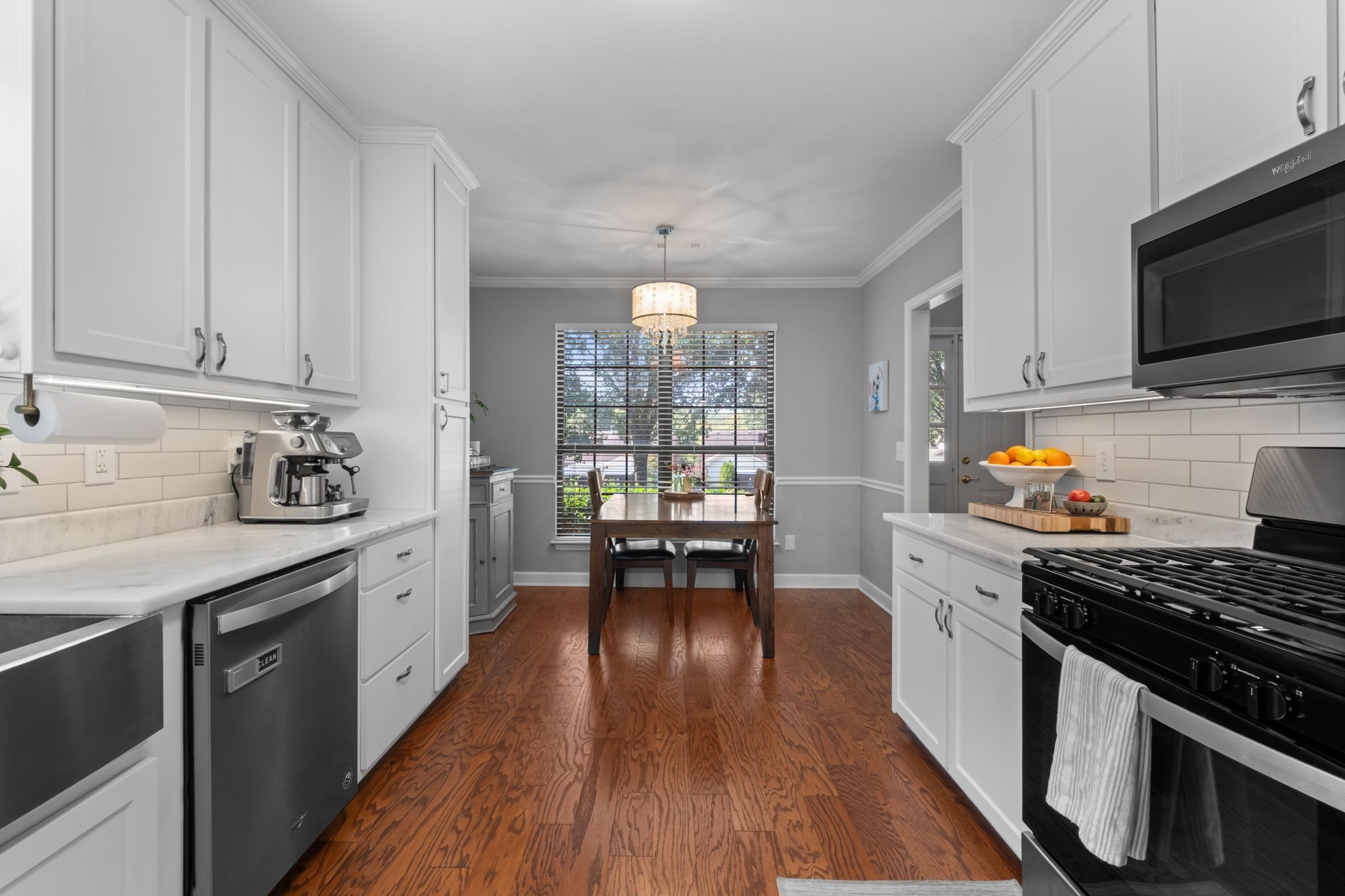 8711 Sawyer Brown Rd