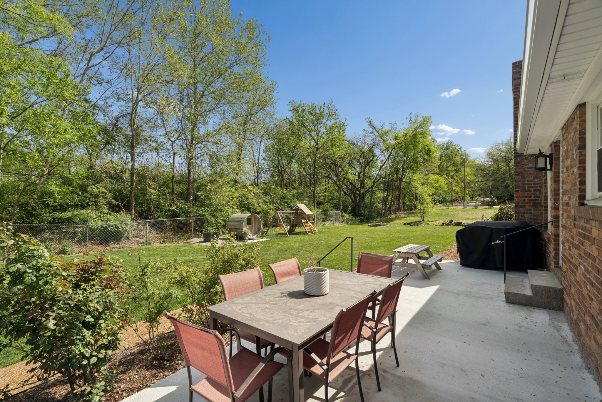 5048 Ragland Dr