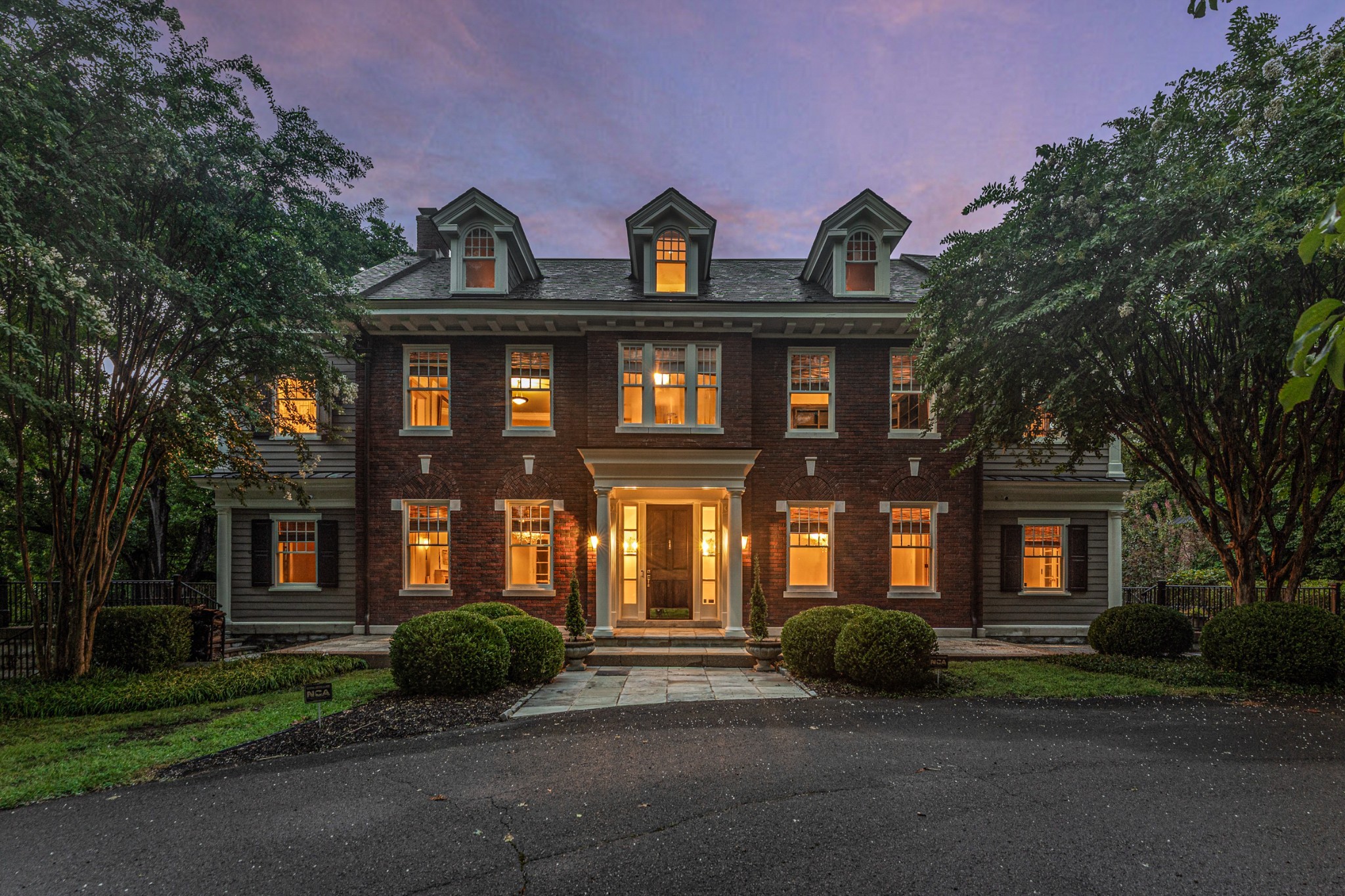 4414 Howell Pl
