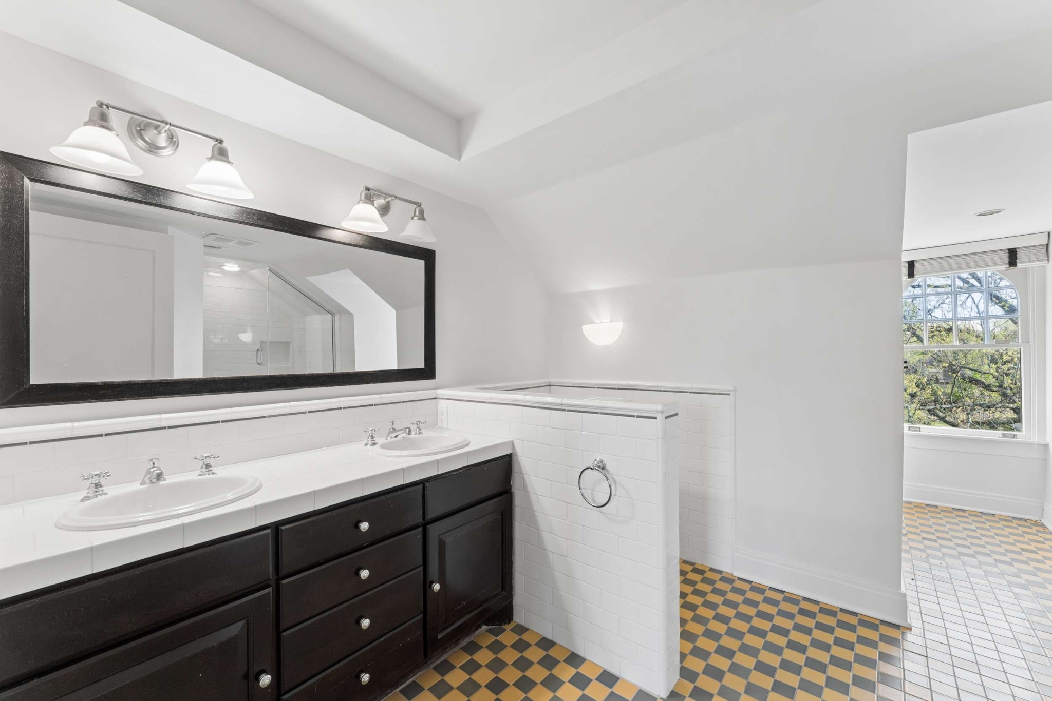 4414 Howell Pl