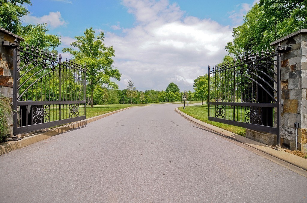 4672 Majestic Meadows Dr