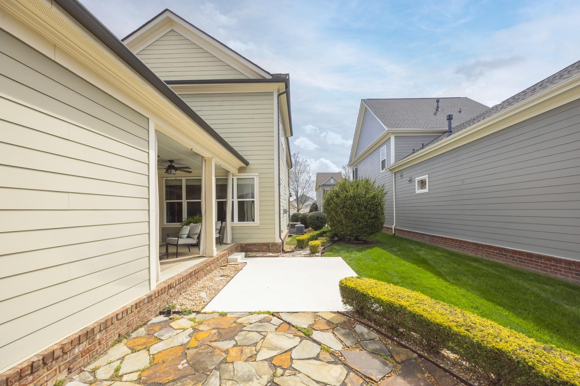 122 Fitzgerald St