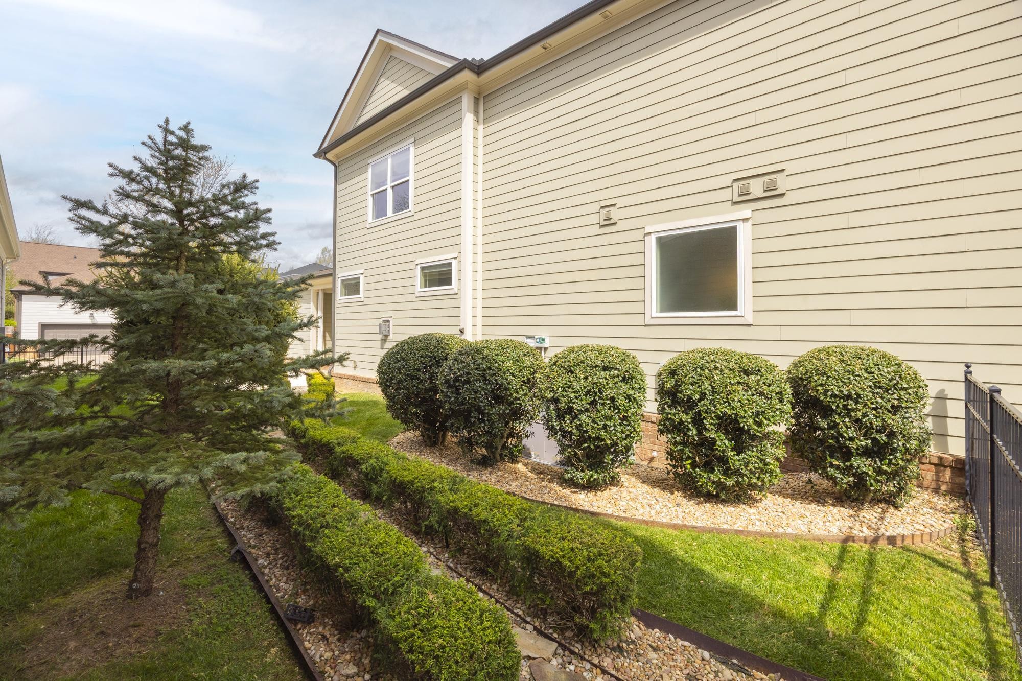 122 Fitzgerald St