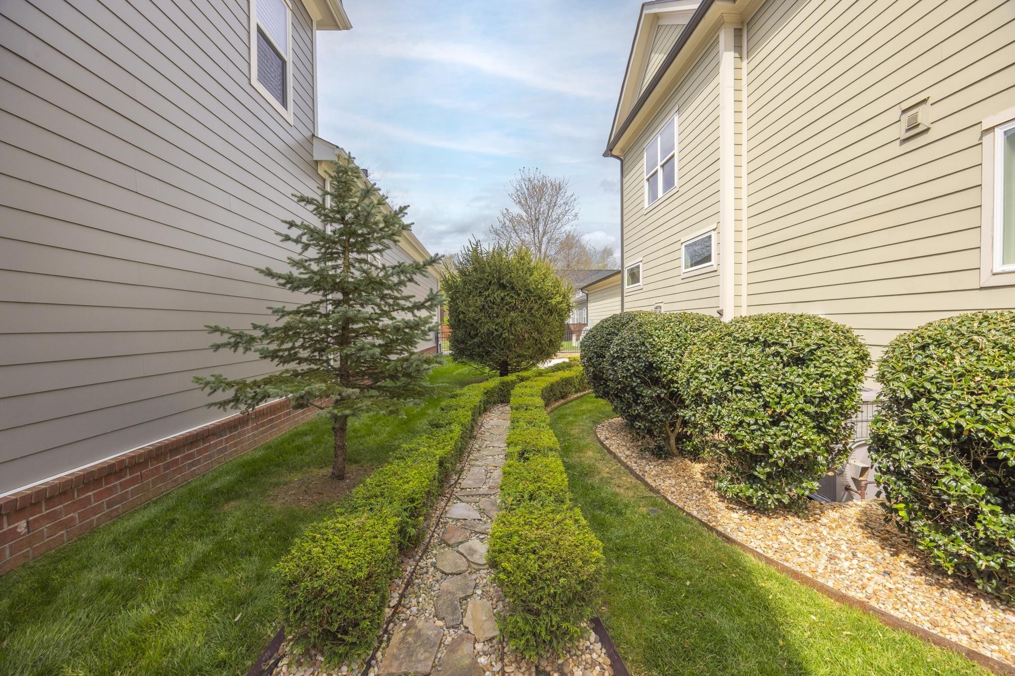 122 Fitzgerald St