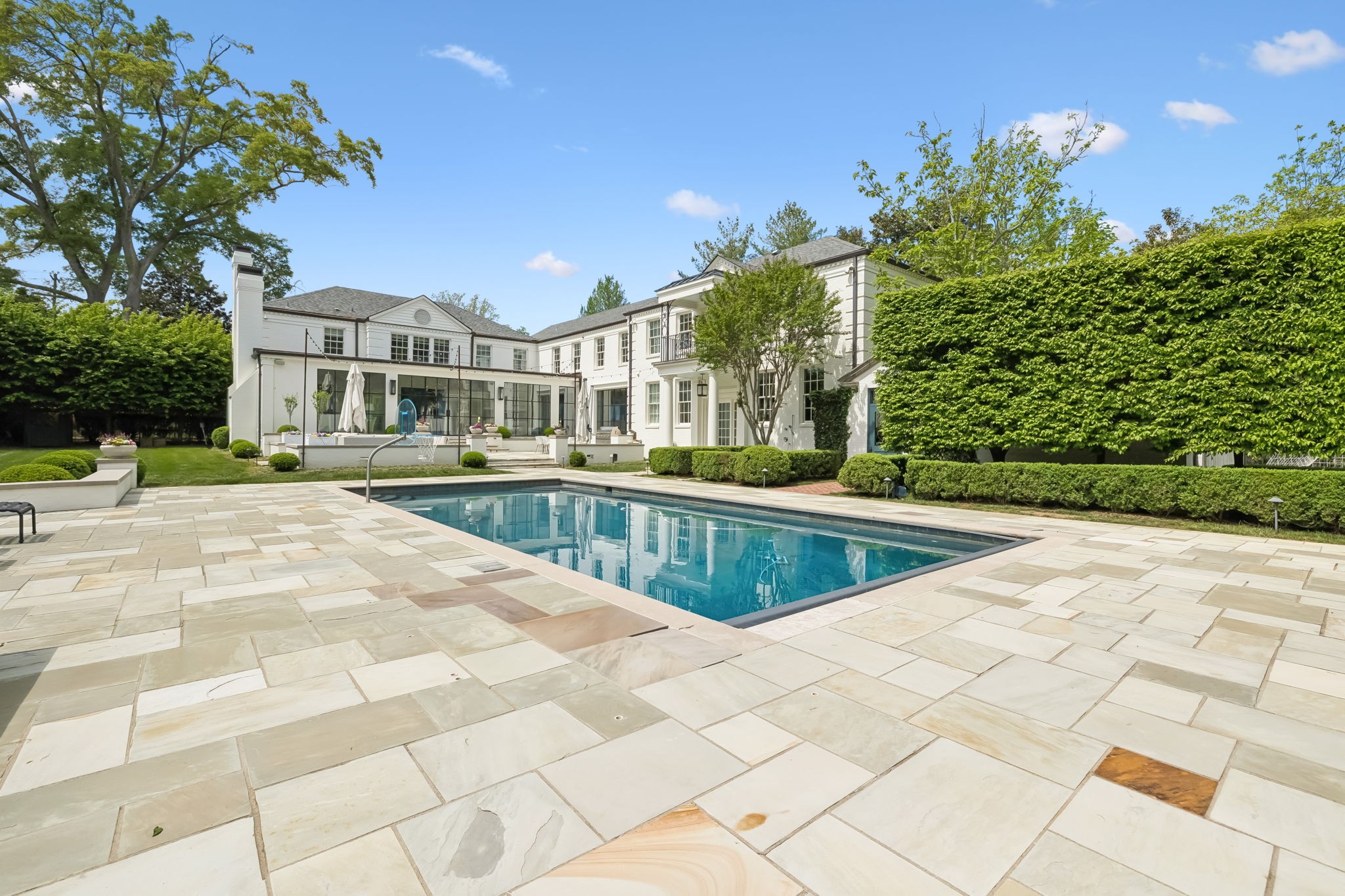 408 W Brookfield Ave