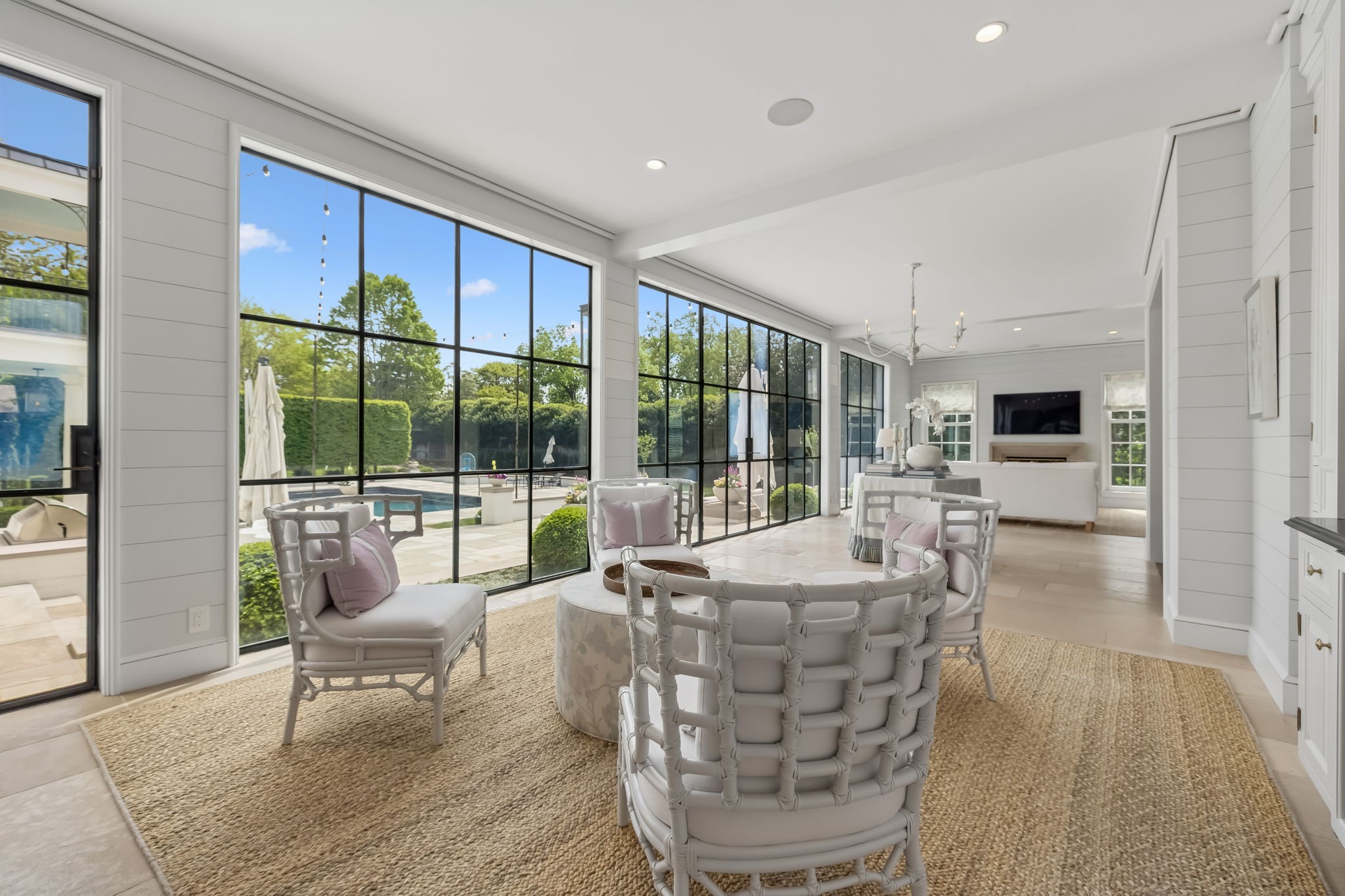 408 W Brookfield Ave